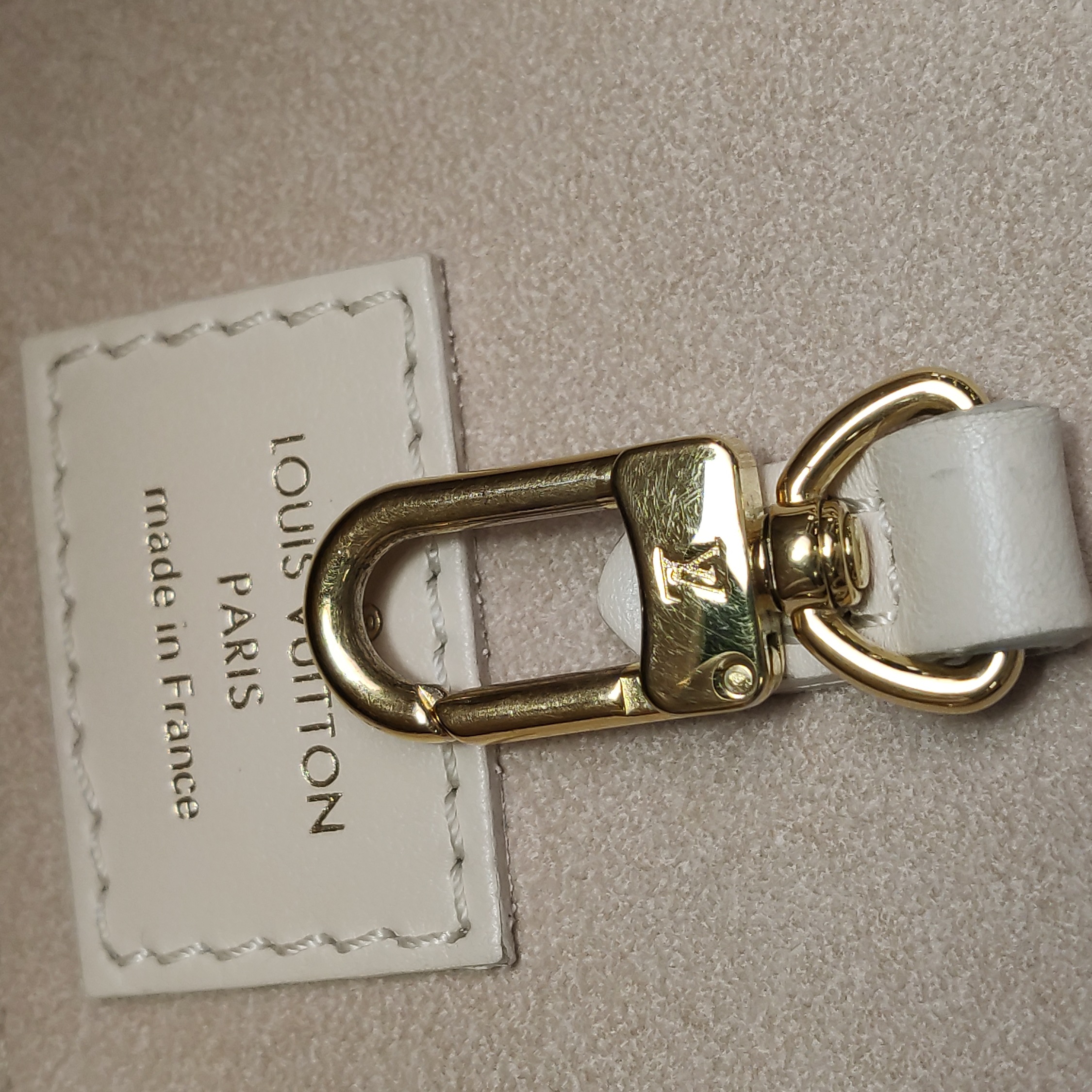 Louis Vuitton(LV) OnTheGo Tote Bicolor Monogram Empreinte Giant MM — photo 9 of 14
