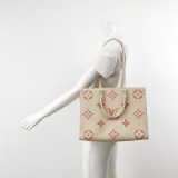 Louis Vuitton(LV) OnTheGo Tote Bicolor Monogram Empreinte Giant MM — thumbnail 2