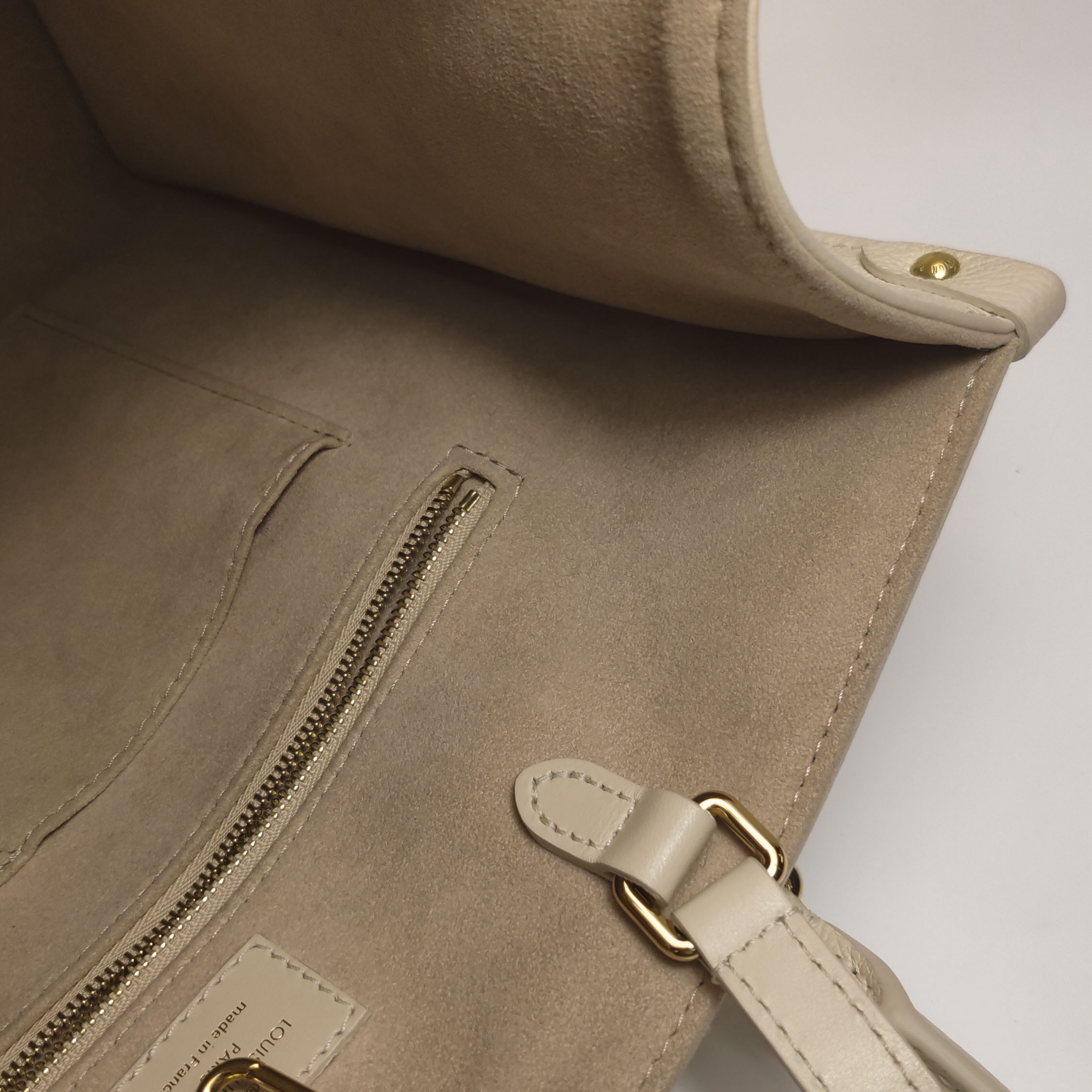 Louis Vuitton(LV) OnTheGo Tote Bicolor Monogram Empreinte Giant MM — photo 10 of 14