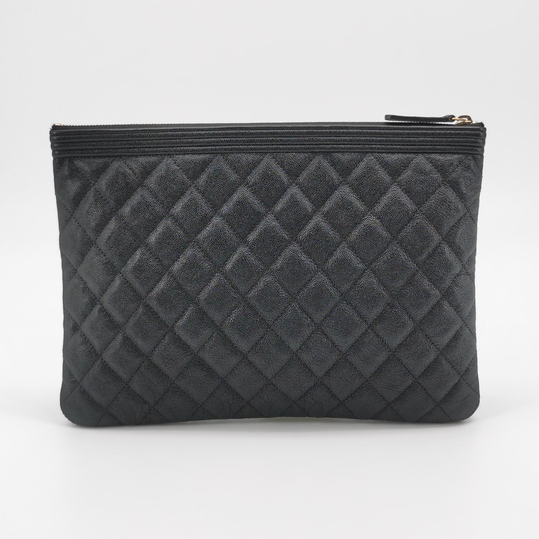 Chanel Boy O Case Clutch Quilted Caviar Medium — photo 4 of 13