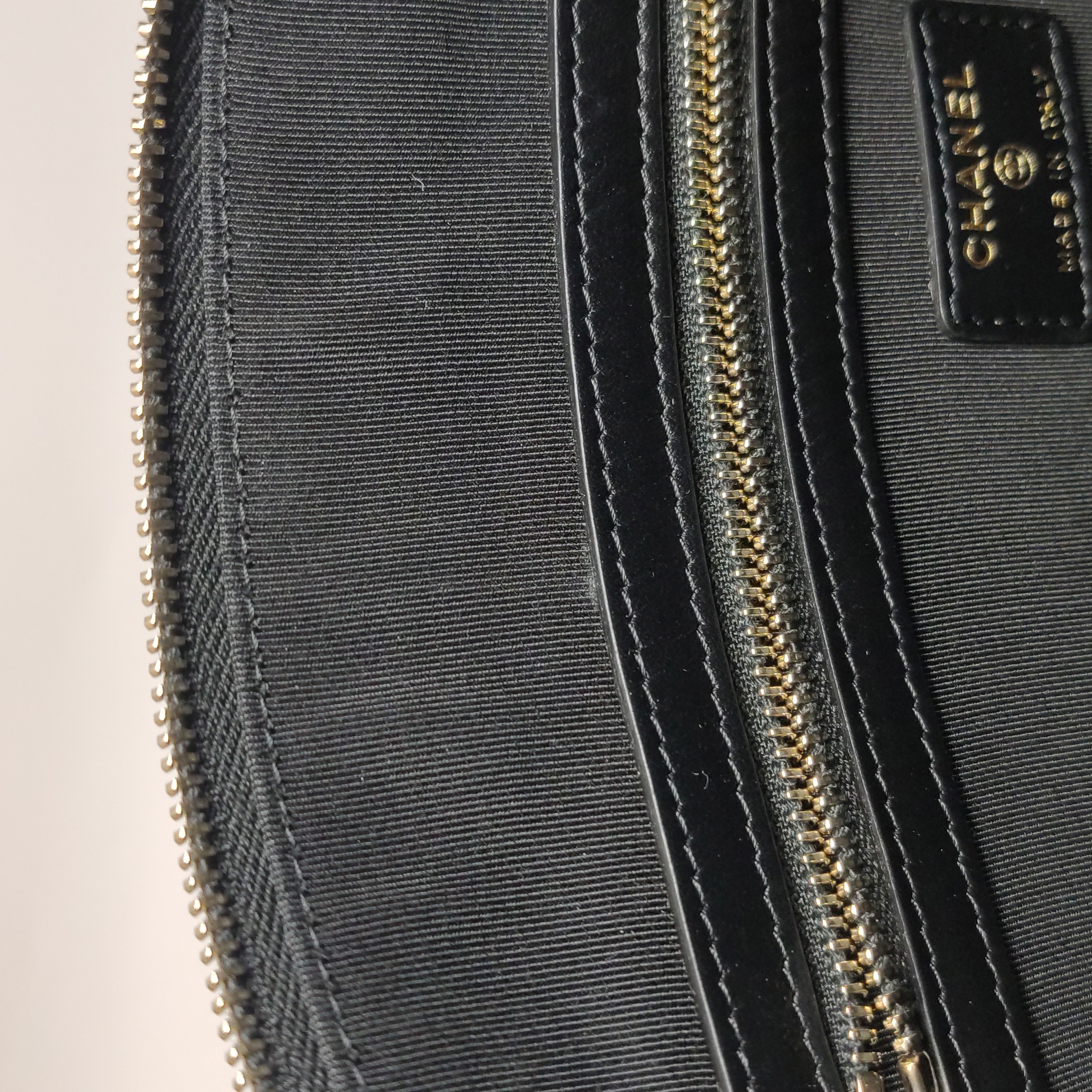 Chanel Boy O Case Clutch Quilted Caviar Medium — photo 8 of 13