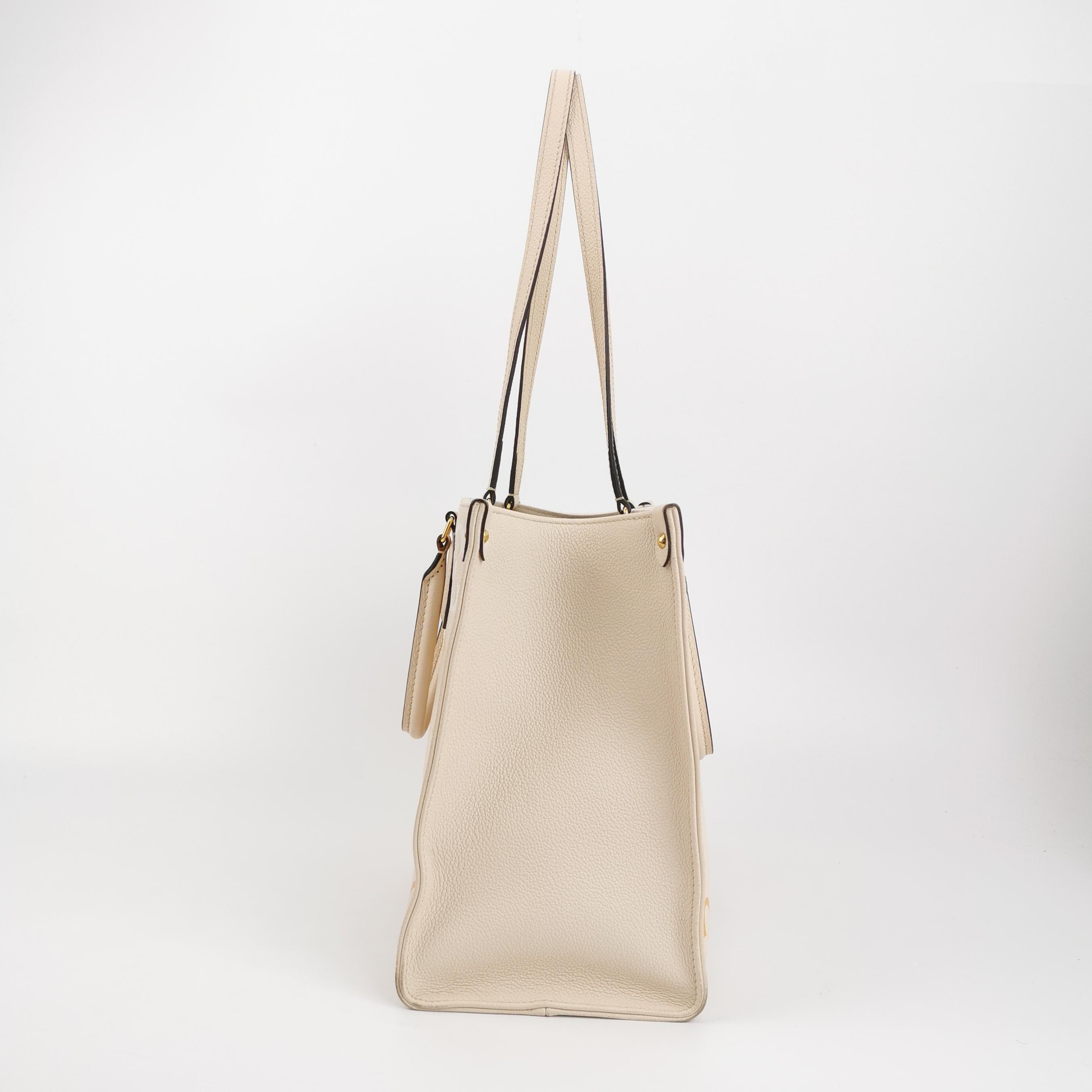 Louis Vuitton(LV) OnTheGo Tote By The Pool Monogram Empreinte Giant MM — photo 4 of 16