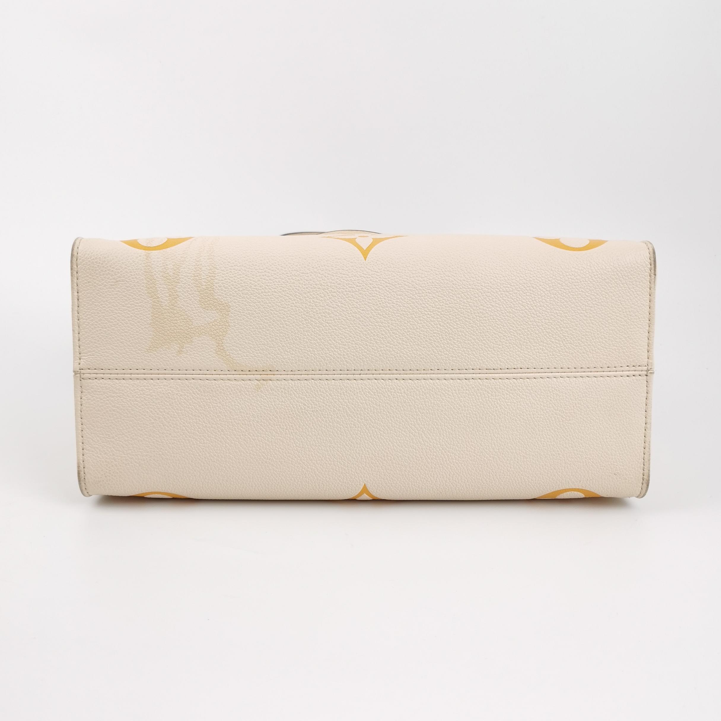 Louis Vuitton(LV) OnTheGo Tote By The Pool Monogram Empreinte Giant MM — photo 6 of 16
