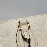 Louis Vuitton(LV) OnTheGo Tote By The Pool Monogram Empreinte Giant MM — thumbnail 10