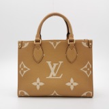 Louis Vuitton(LV) OnTheGo Tote Bicolor Monogram Empreinte Giant PM — thumbnail 3