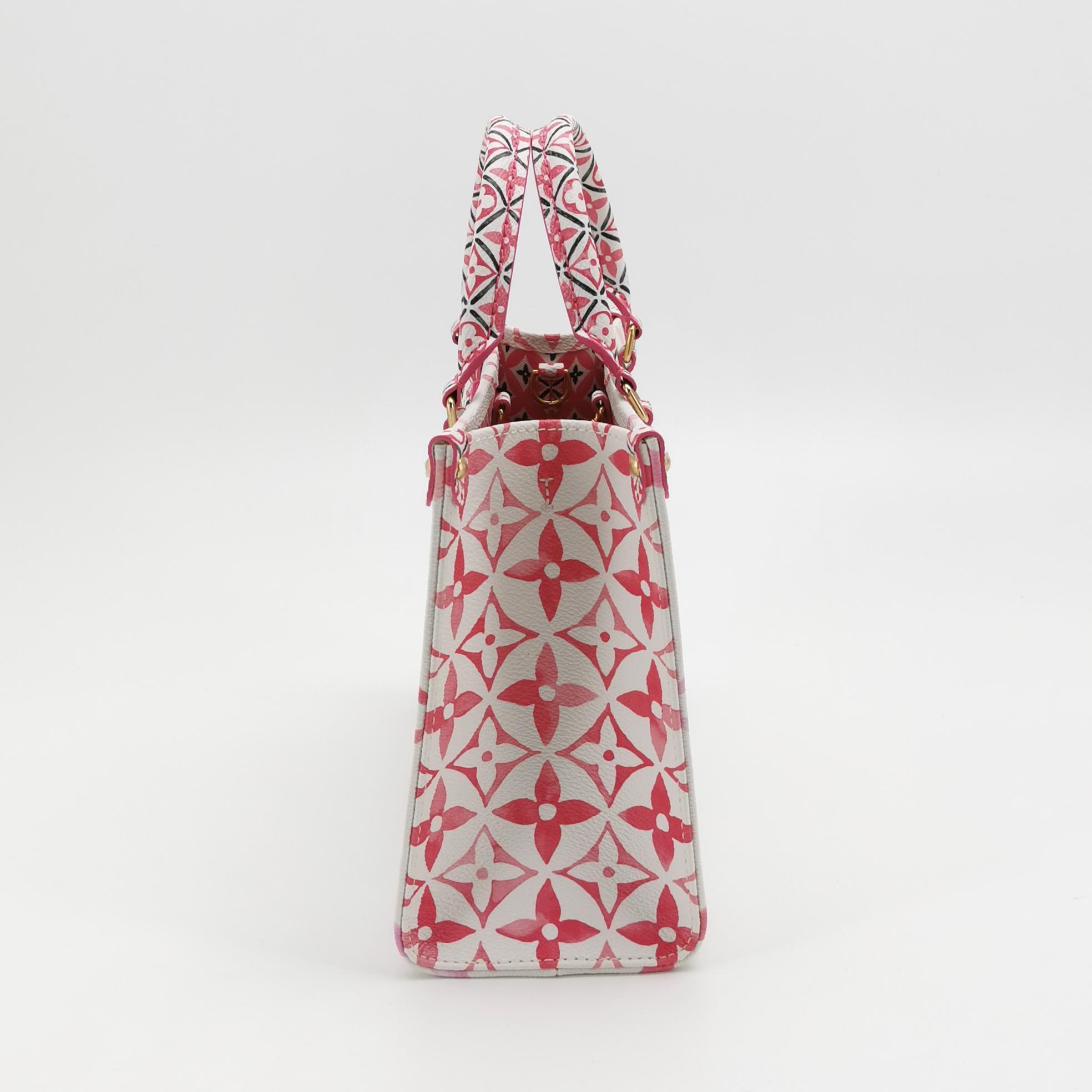 Louis Vuitton(LV) OnTheGo Tote By The Pool Monogram Watercolor Giant PM — photo 4 of 15