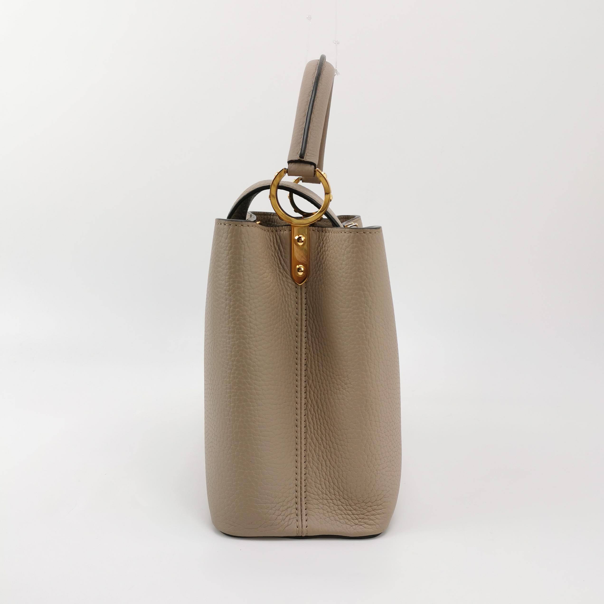 Louis Vuitton(LV) Capucines Bag Leather MM — photo 4 of 16