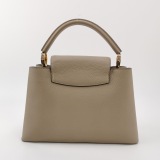 Louis Vuitton(LV) Capucines Bag Leather MM — thumbnail 3