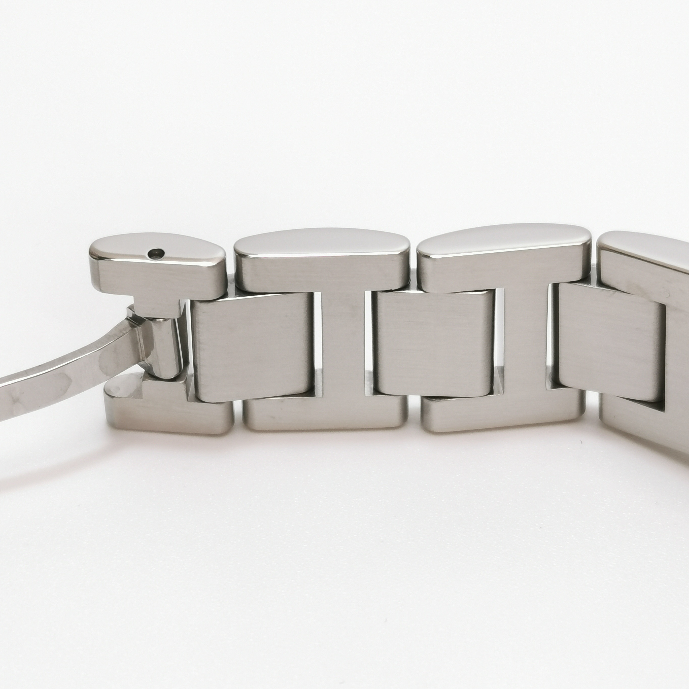 Cartier Ballon Bleu de Cartier Quartz Watch Stainless Steel with Diamond Bezel 28 — photo 10 of 10