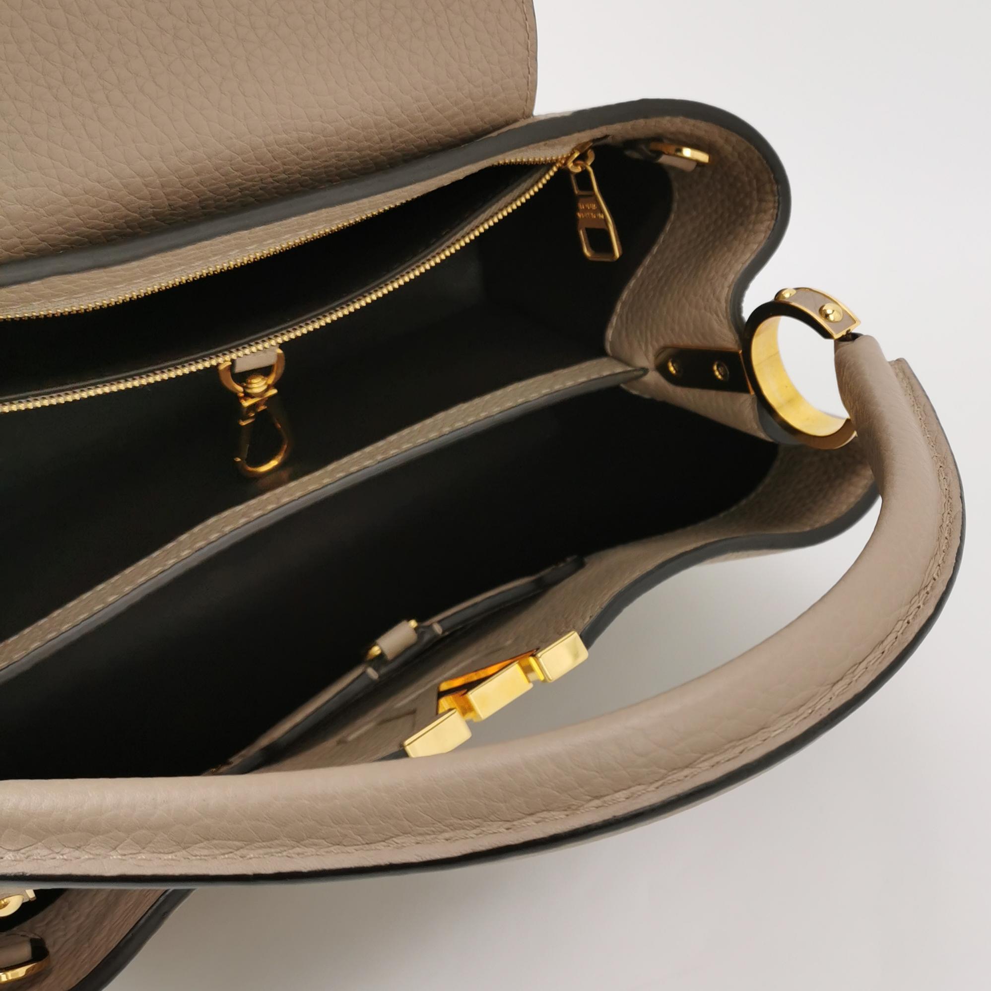 Louis Vuitton(LV) Capucines Bag Leather MM — photo 7 of 16