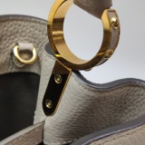 Louis Vuitton(LV) Capucines Bag Leather MM — thumbnail 10