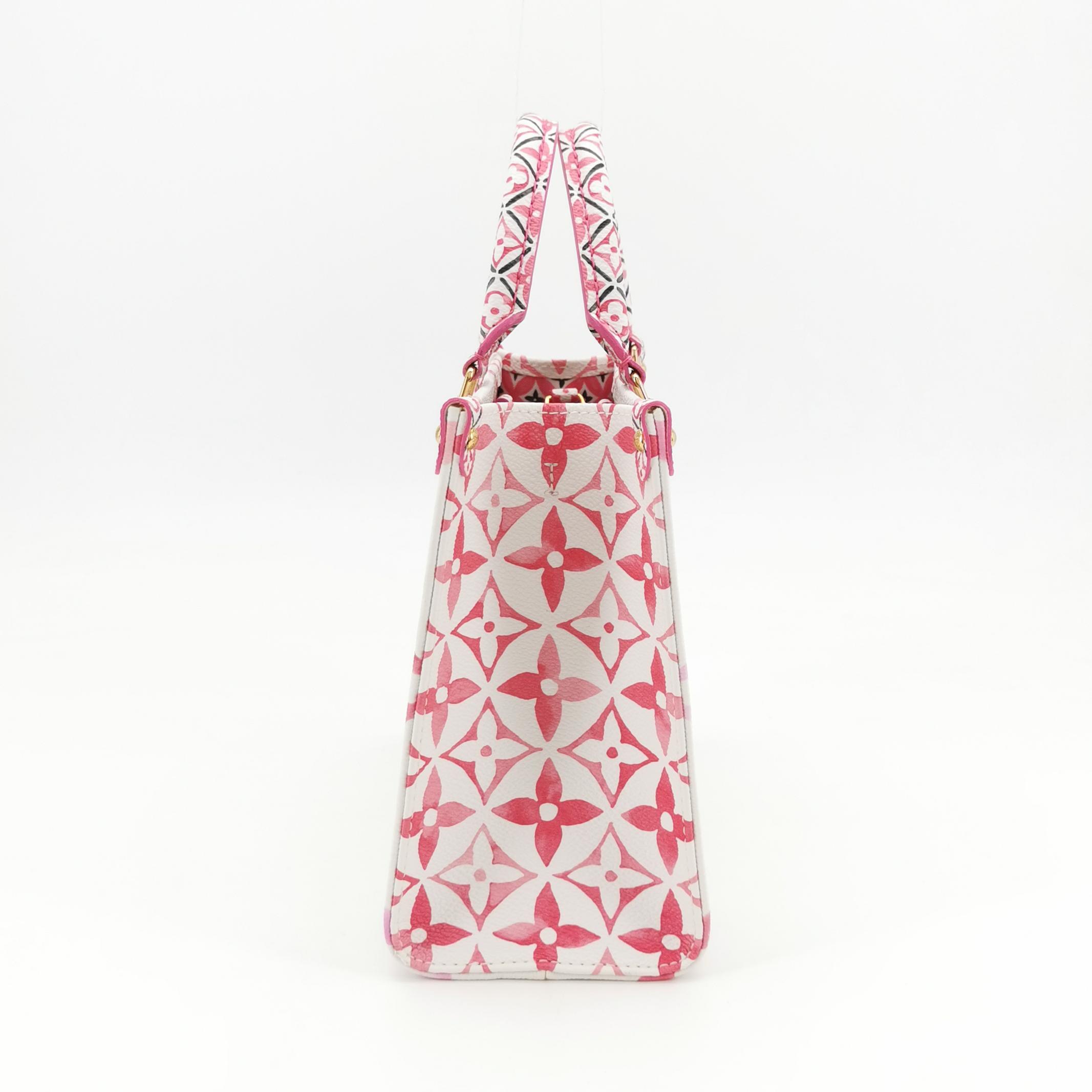Louis Vuitton(LV) OnTheGo Tote By The Pool Monogram Watercolor Giant PM — photo 5 of 15