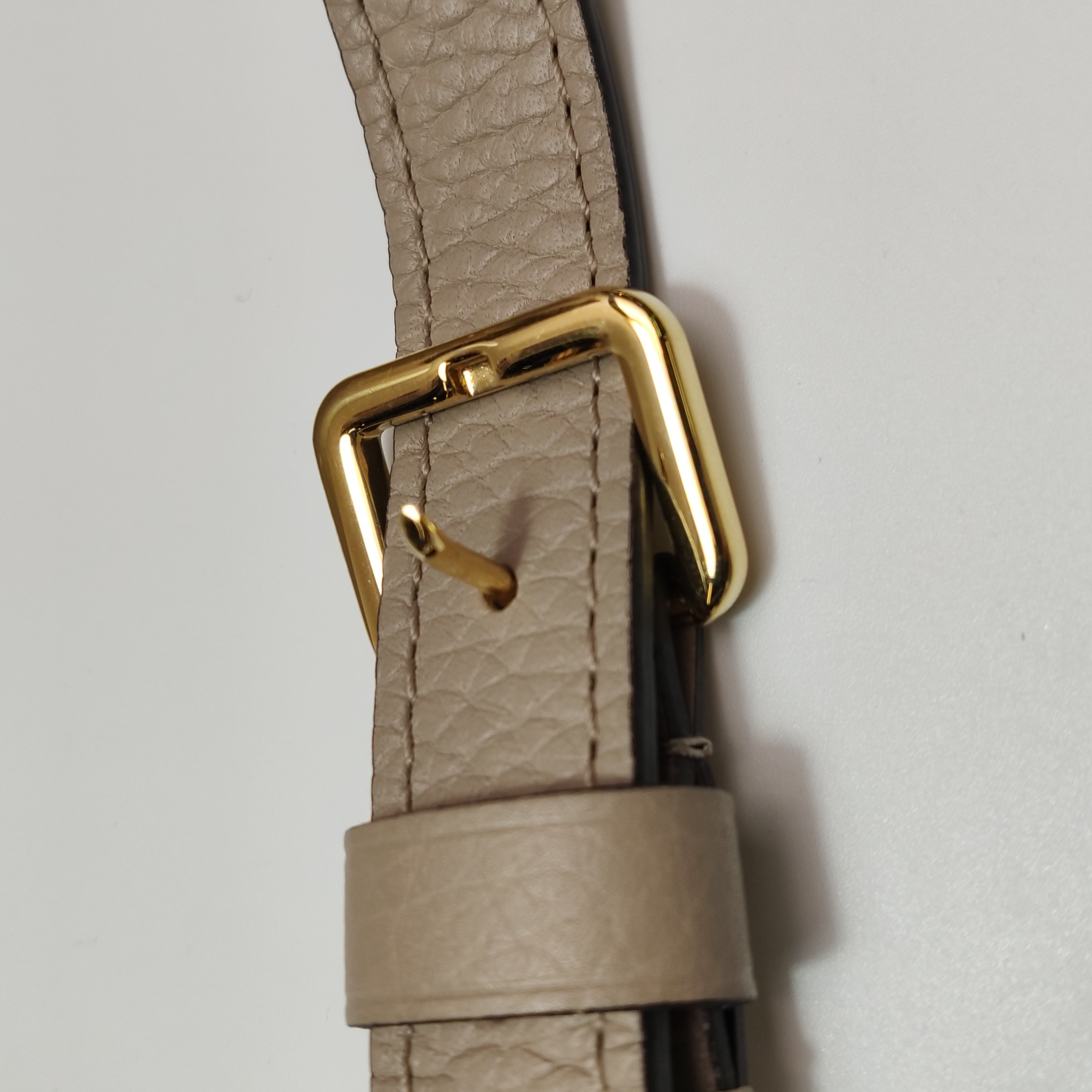 Louis Vuitton(LV) Capucines Bag Leather MM — photo 15 of 16