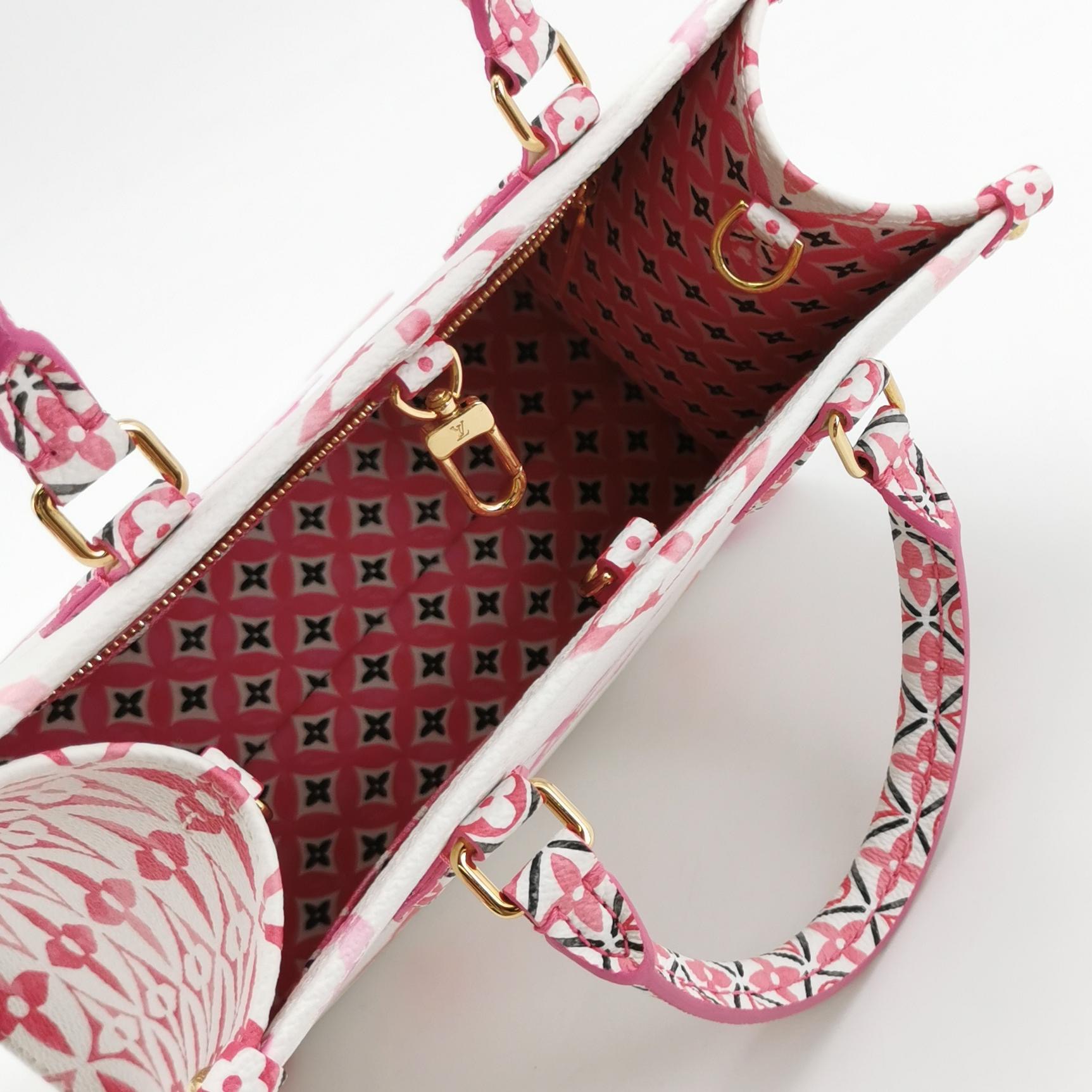 Louis Vuitton(LV) OnTheGo Tote By The Pool Monogram Watercolor Giant PM — photo 7 of 15