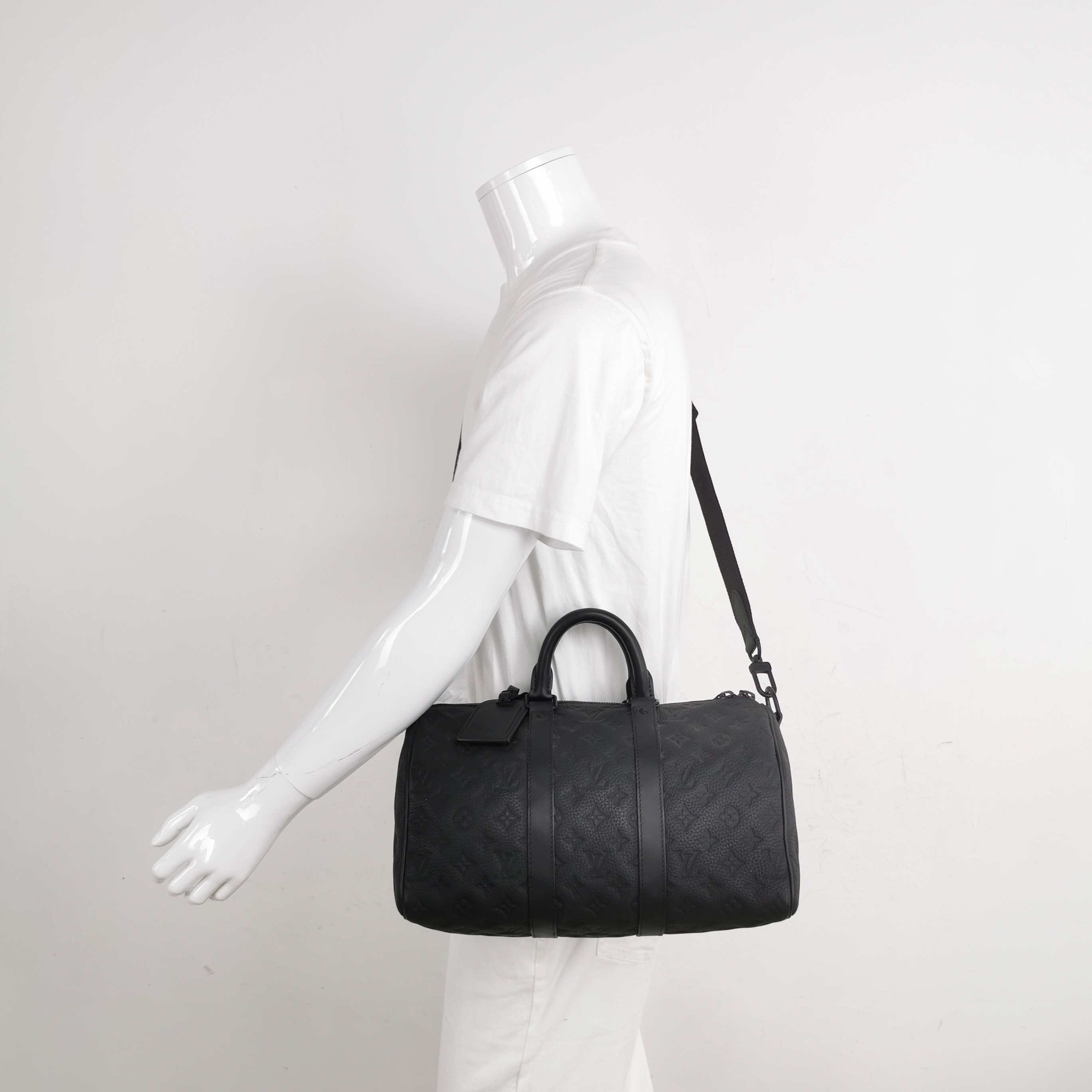Louis Vuitton(LV) Keepall Bandouliere 35 — alternate view