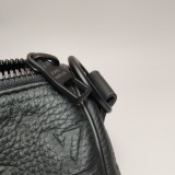Louis Vuitton(LV) Keepall Bandouliere 35 — thumbnail 11