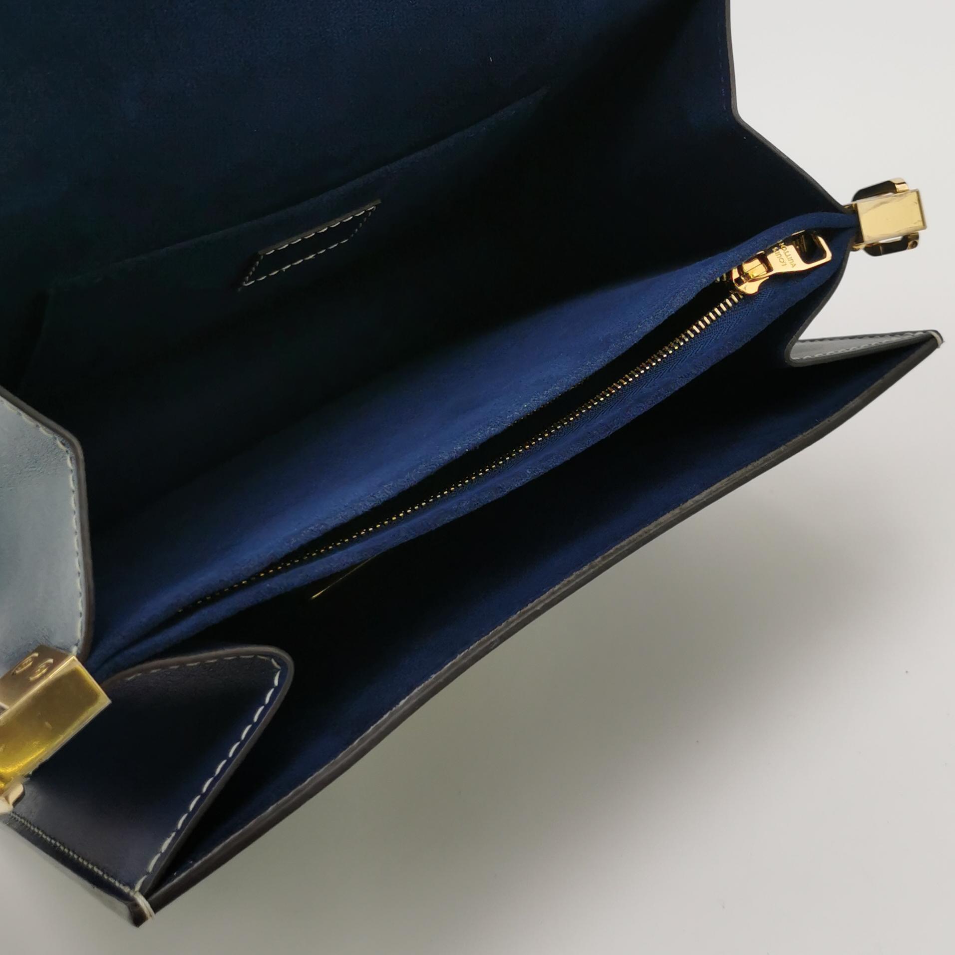 Louis Vuitton(LV) Dauphine Shoulder Bag Monogram Jacquard Denim MM — photo 8 of 13
