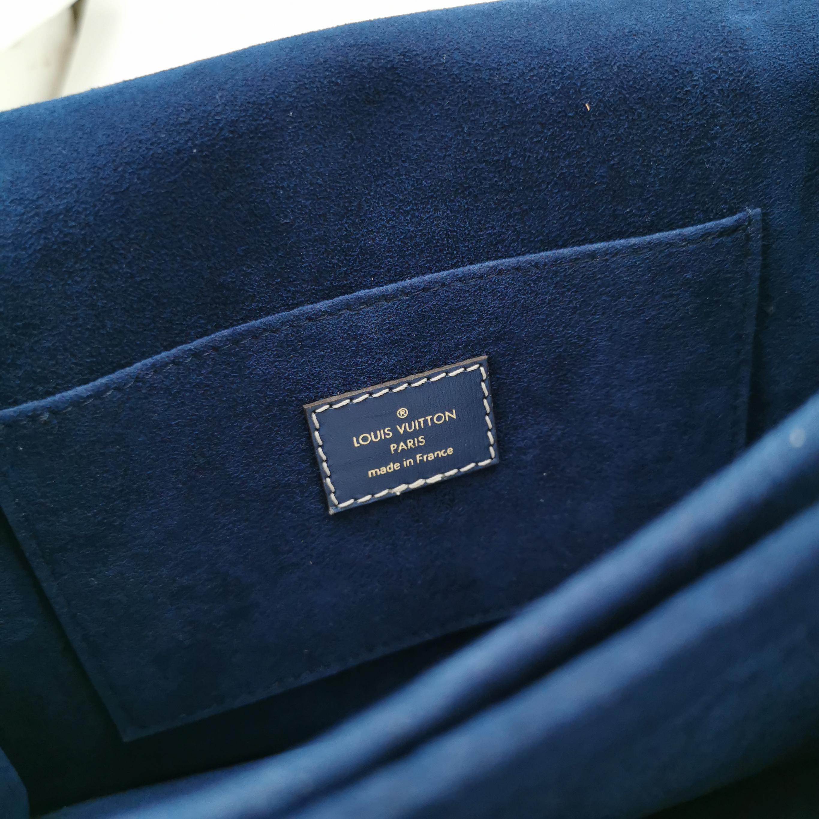 Louis Vuitton(LV) Dauphine Shoulder Bag Monogram Jacquard Denim MM — photo 9 of 13