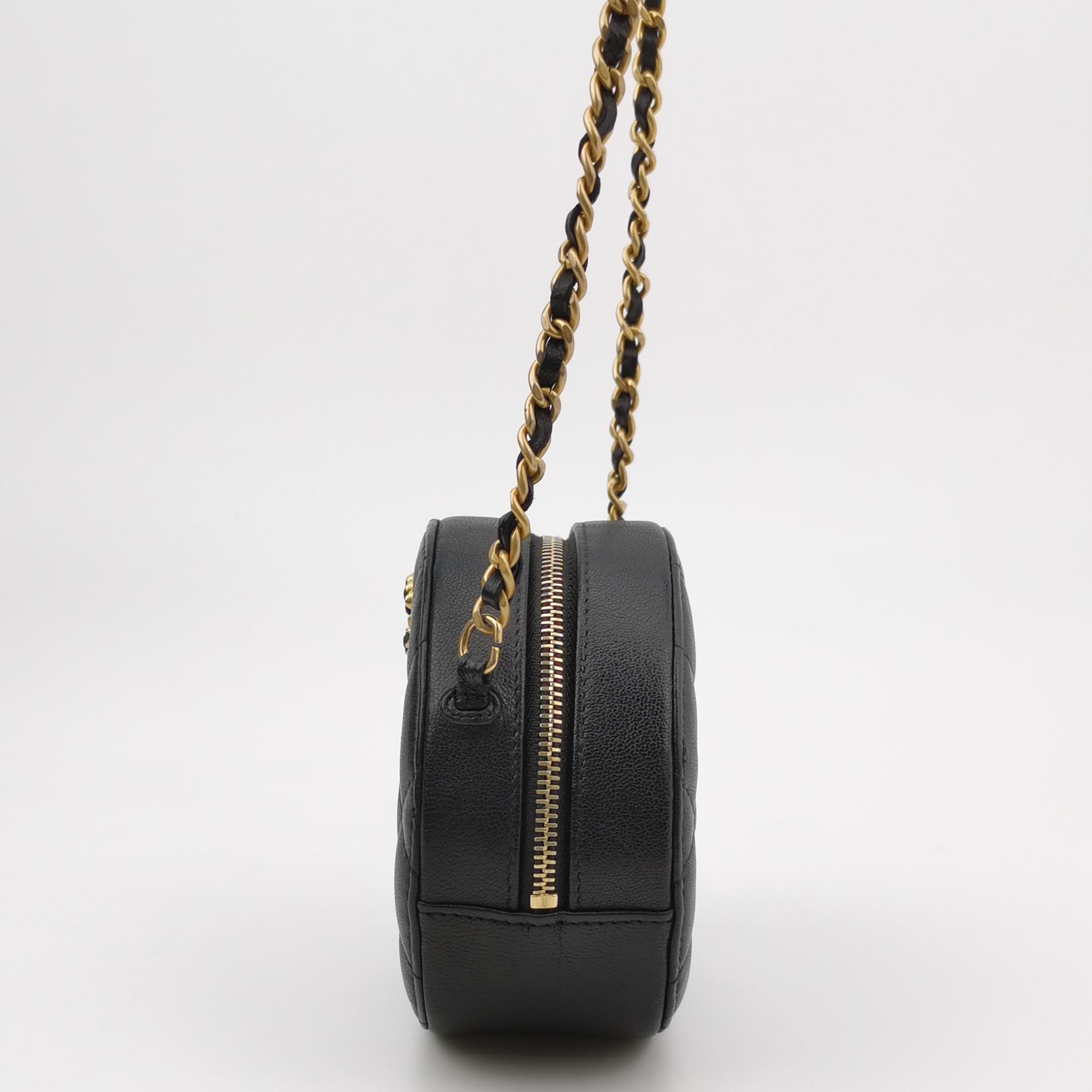 Chanel Chain Infinity Round Clutch with Chain Quilted Lambskin — photo 3 of 13