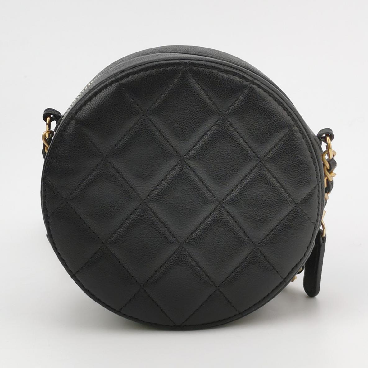 Chanel Chain Infinity Round Clutch with Chain Quilted Lambskin — photo 5 of 13
