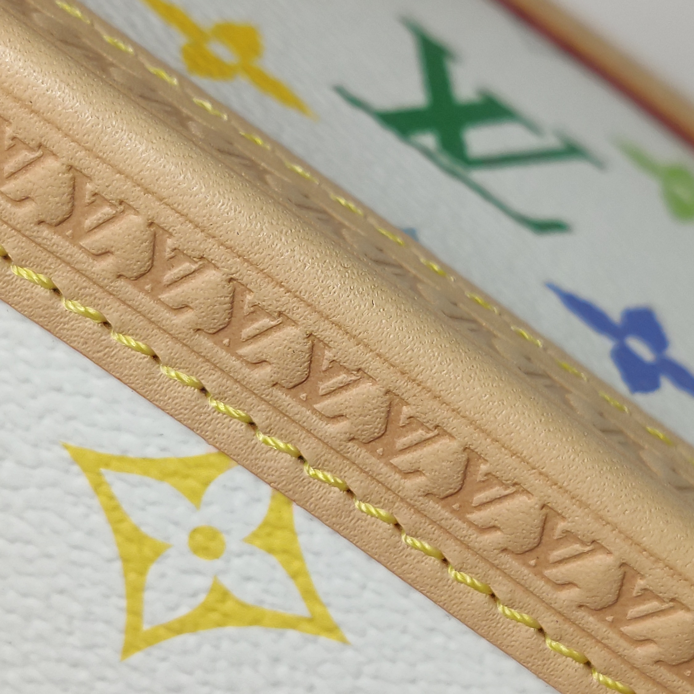 Louis Vuitton(LV) × Tm Onthego Pm Monogram Coated Canvas White — photo 11 of 14
