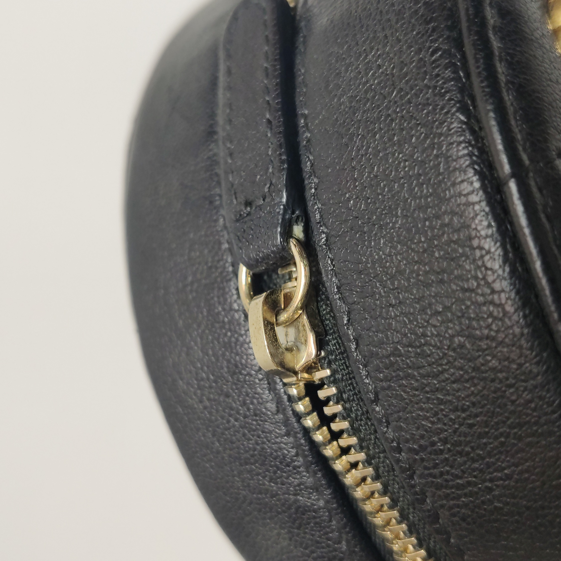 Chanel Chain Infinity Round Clutch with Chain Quilted Lambskin — photo 10 of 13