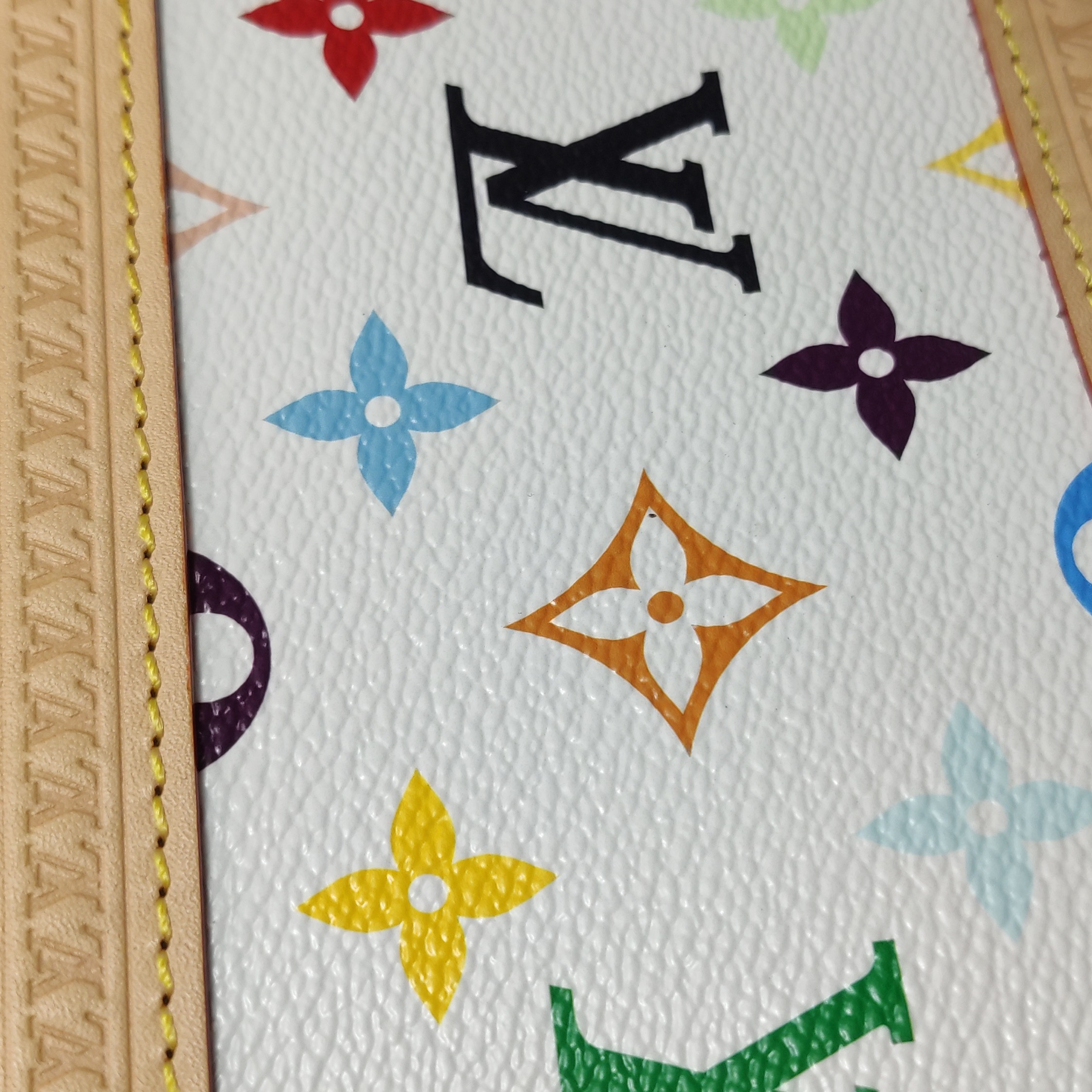Louis Vuitton(LV) × Tm Onthego Pm Monogram Coated Canvas White — photo 13 of 14