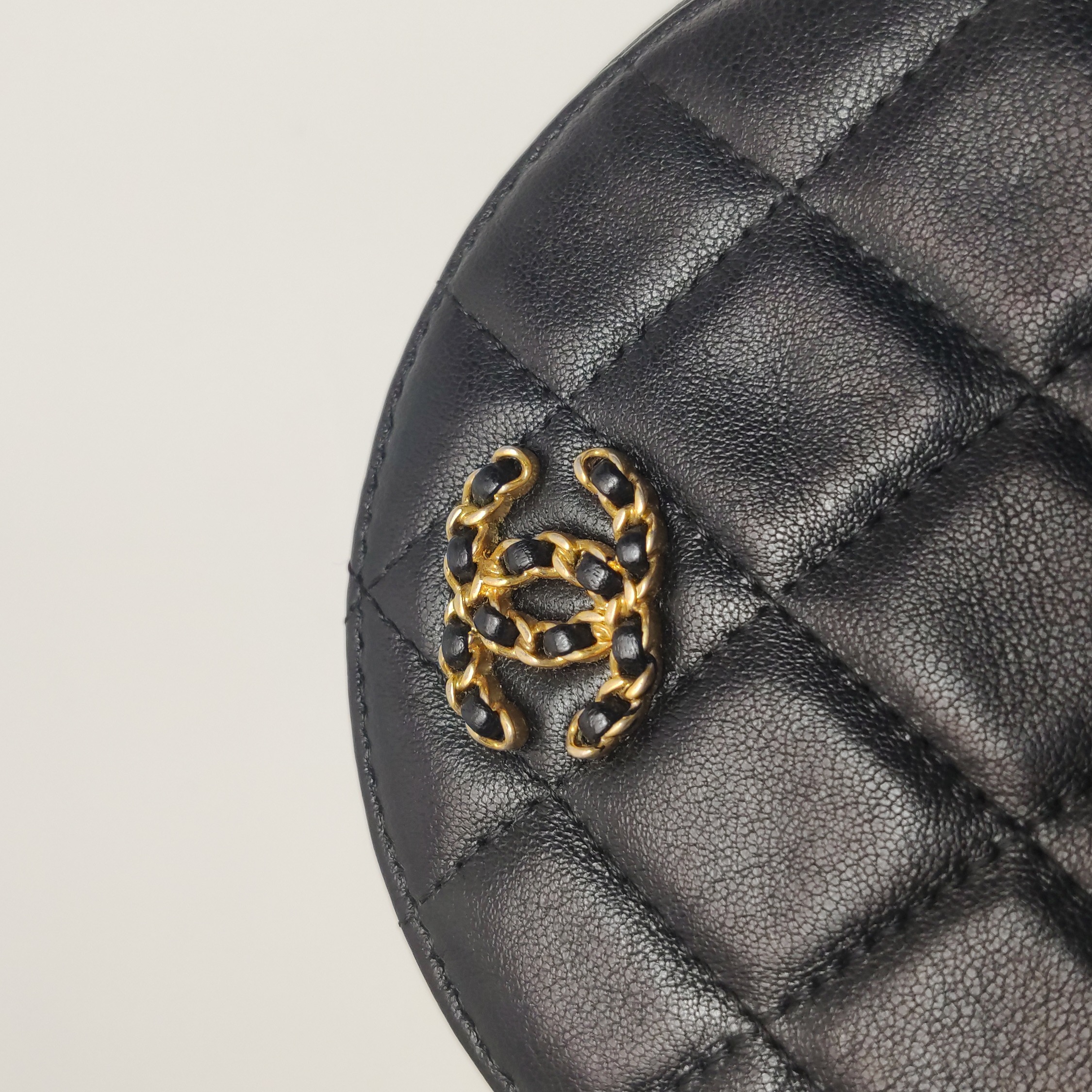 Chanel Chain Infinity Round Clutch with Chain Quilted Lambskin — photo 11 of 13