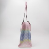 Louis Vuitton(LV) OnTheGo Tote Limited Edition Escale Monogram Giant GM — thumbnail 5