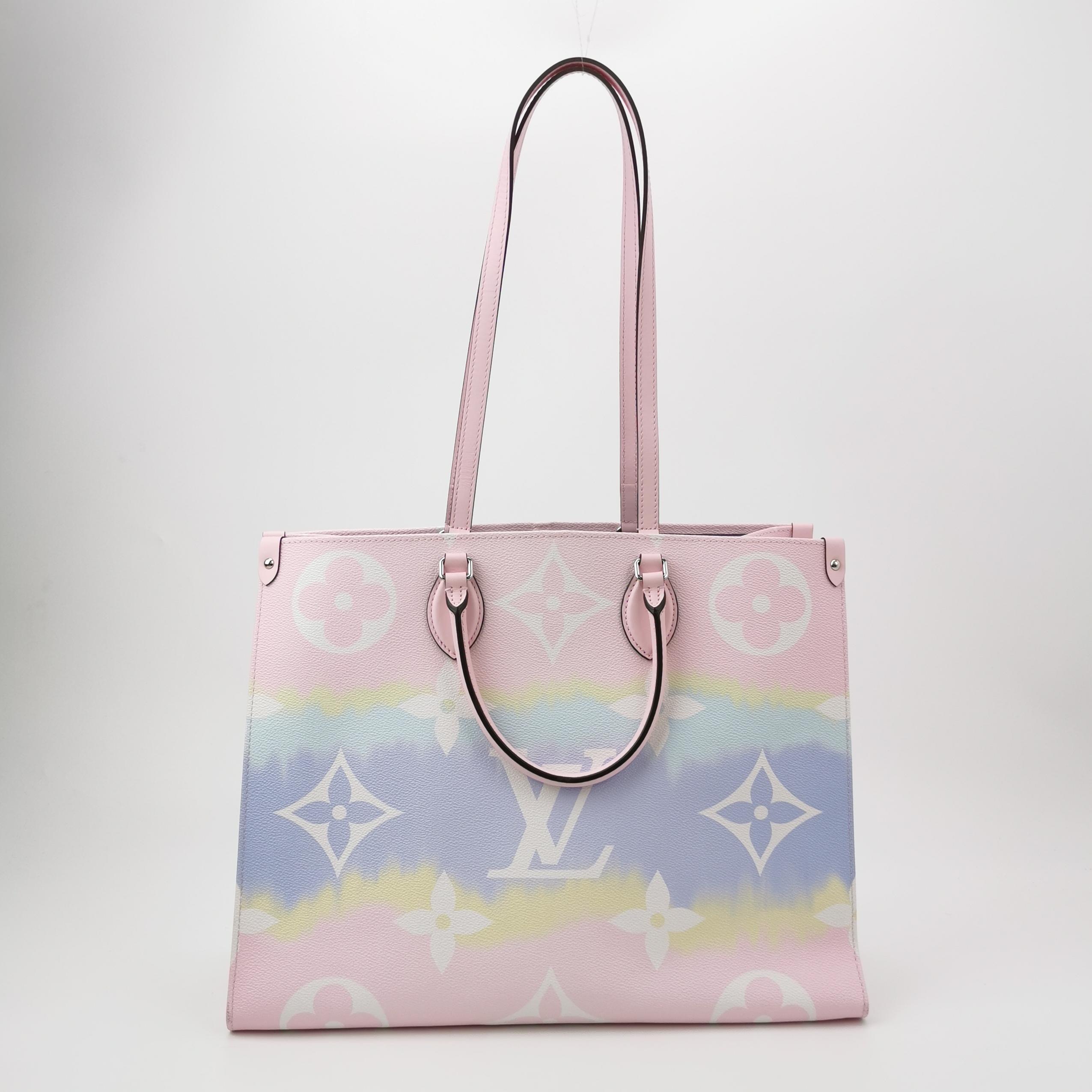Louis Vuitton(LV) OnTheGo Tote Limited Edition Escale Monogram Giant GM — photo 3 of 15