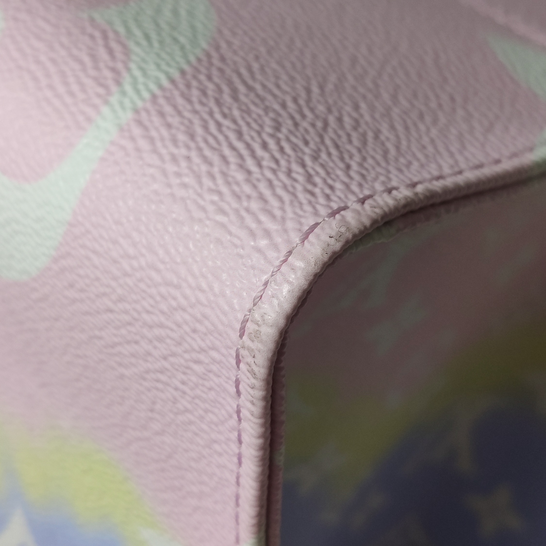 Louis Vuitton(LV) OnTheGo Tote Limited Edition Escale Monogram Giant GM — photo 12 of 15