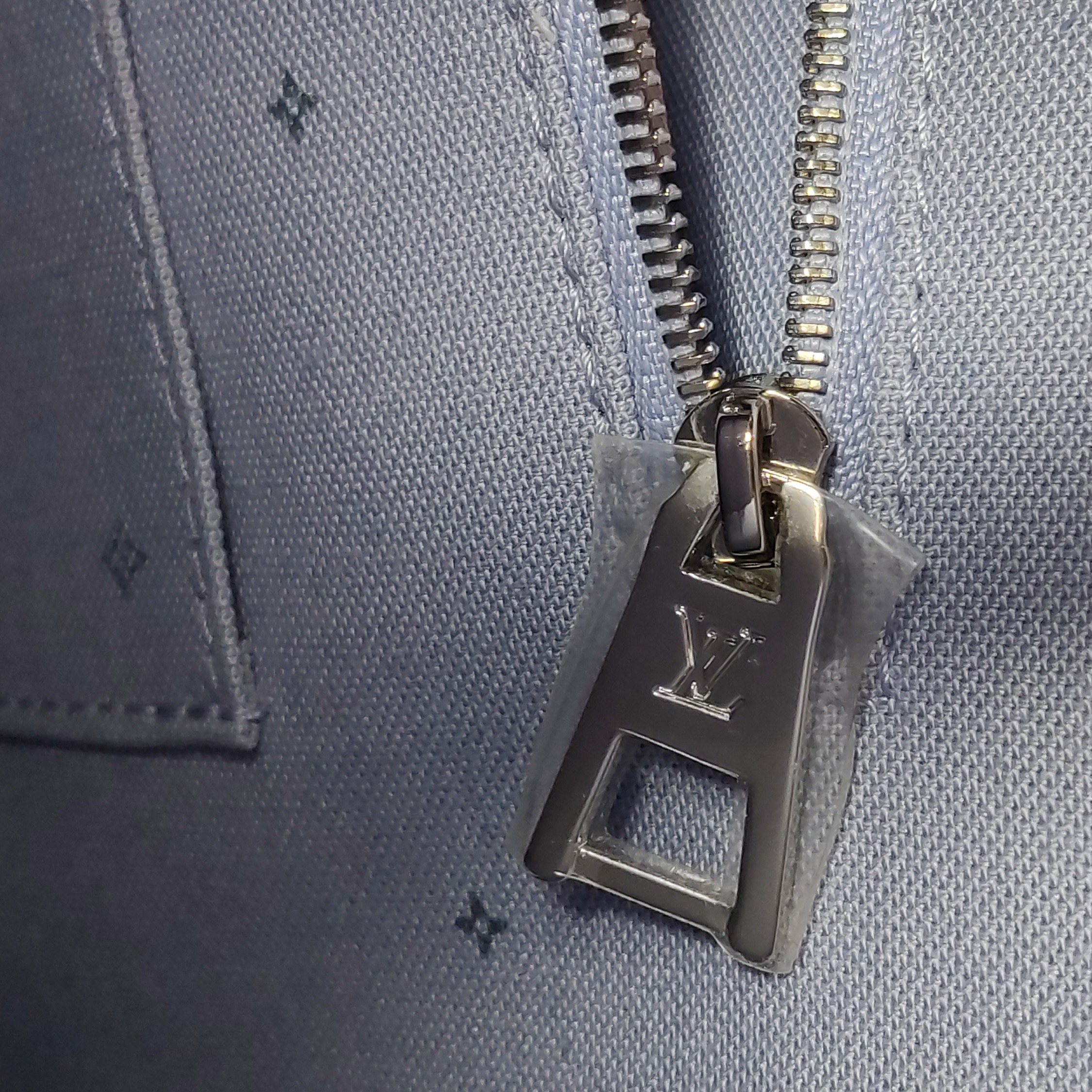 Louis Vuitton(LV) OnTheGo Tote Limited Edition Escale Monogram Giant GM — photo 10 of 15