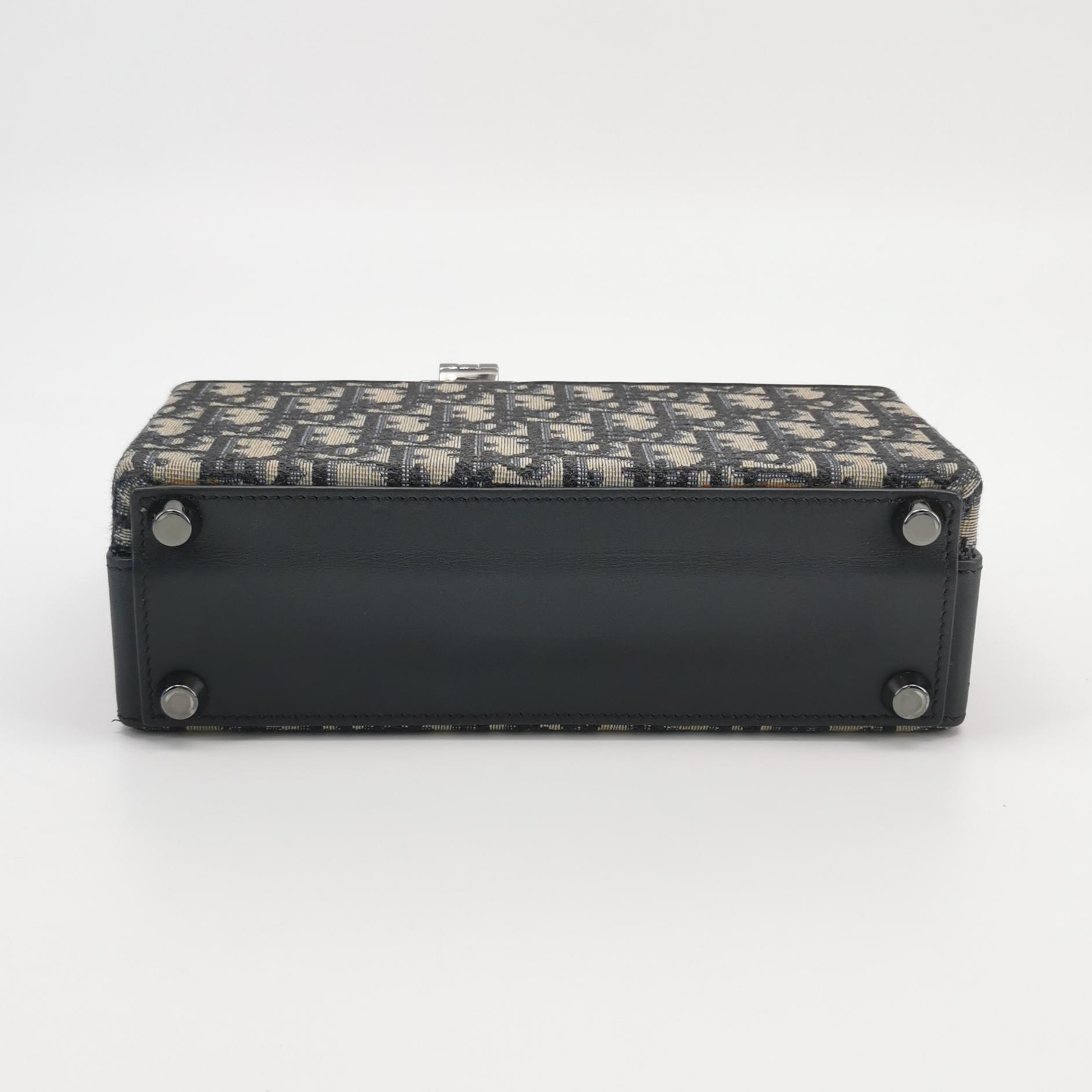 Dior Top Handle Clasp Lock Bag Oblique Canvas and Leather — photo 6 of 25