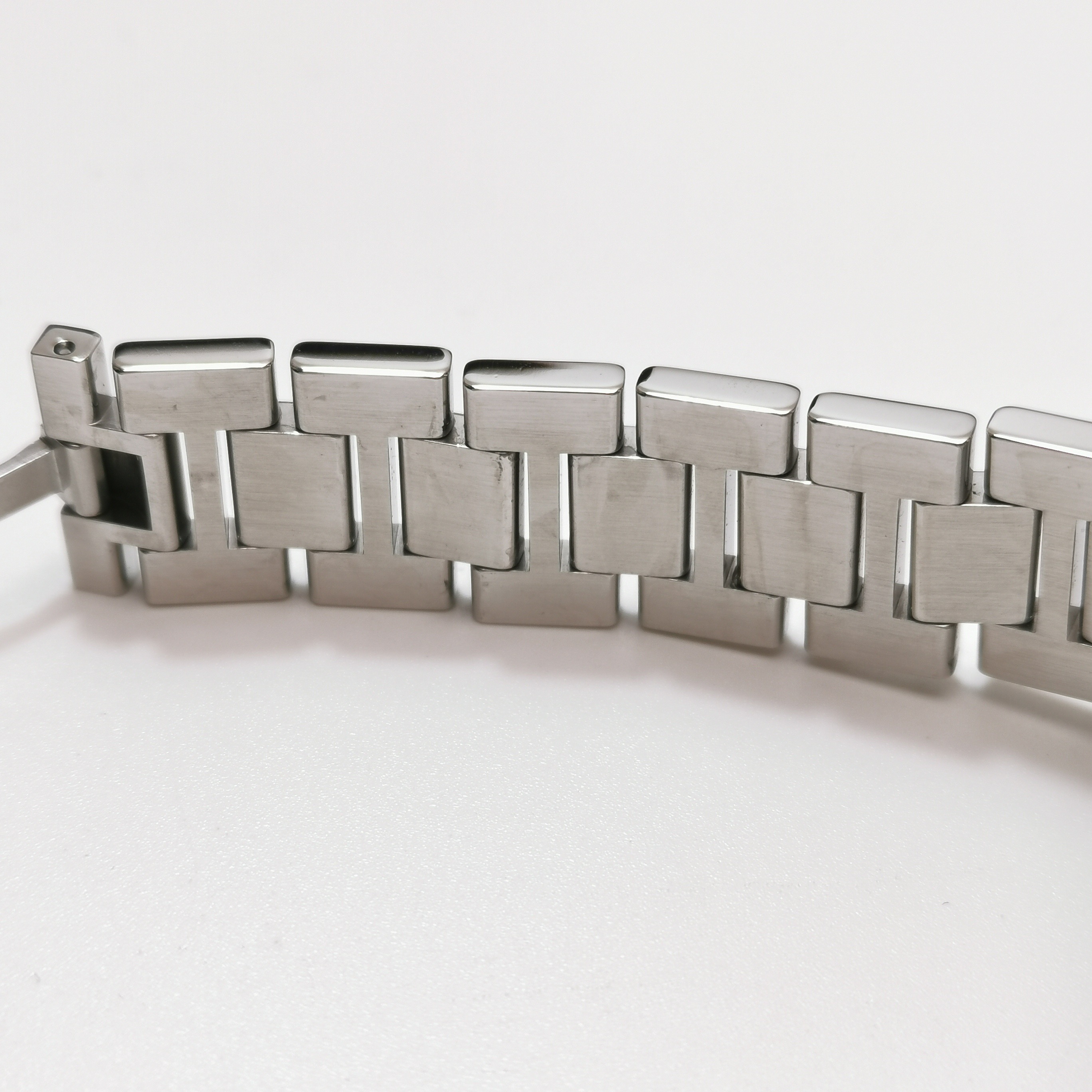 Cartier Tank Solo Quartz Watch Stainless Steel 24 — photo 8 of 12