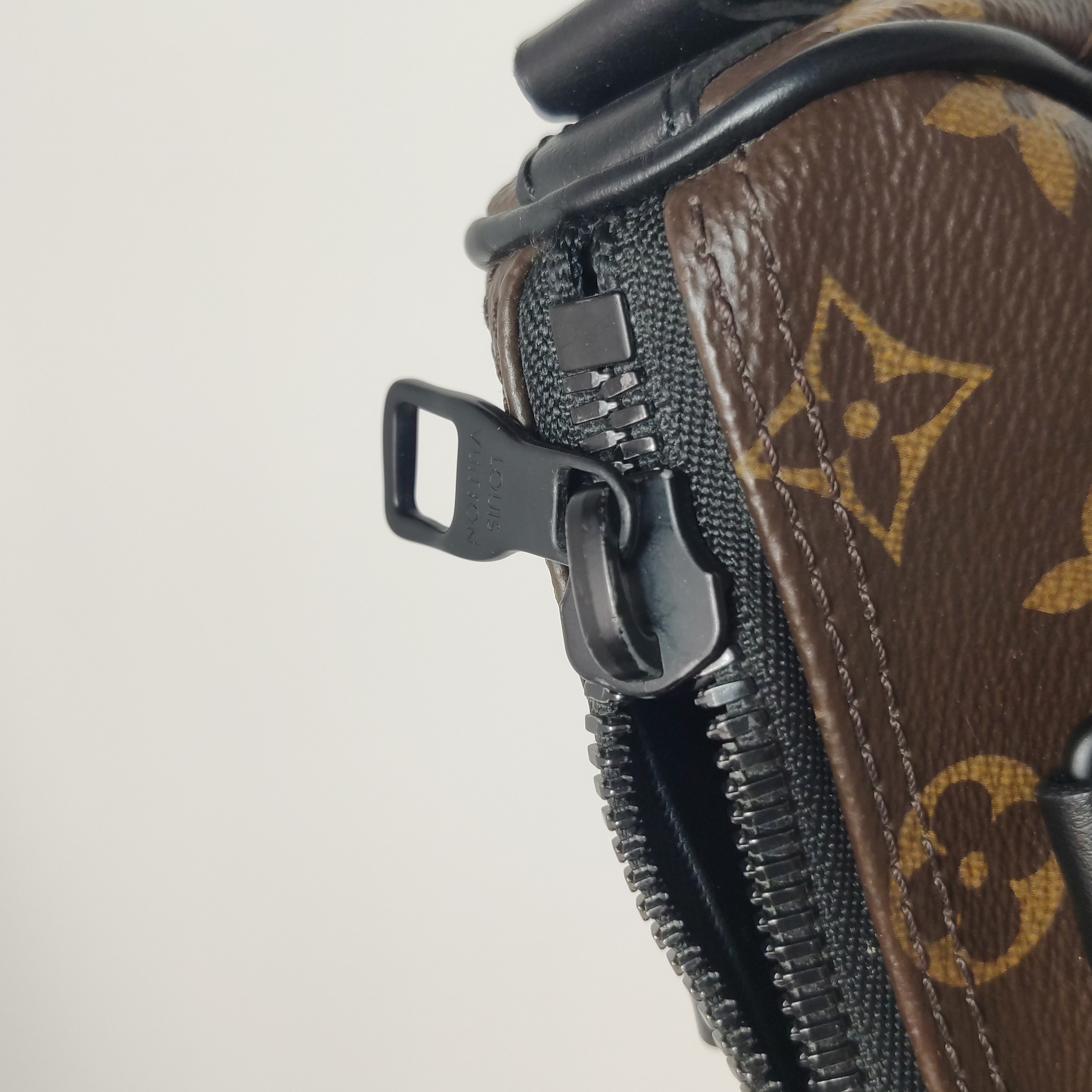 Louis Vuitton(LV) Monogram rubber Keepall XS — photo 11 of 13