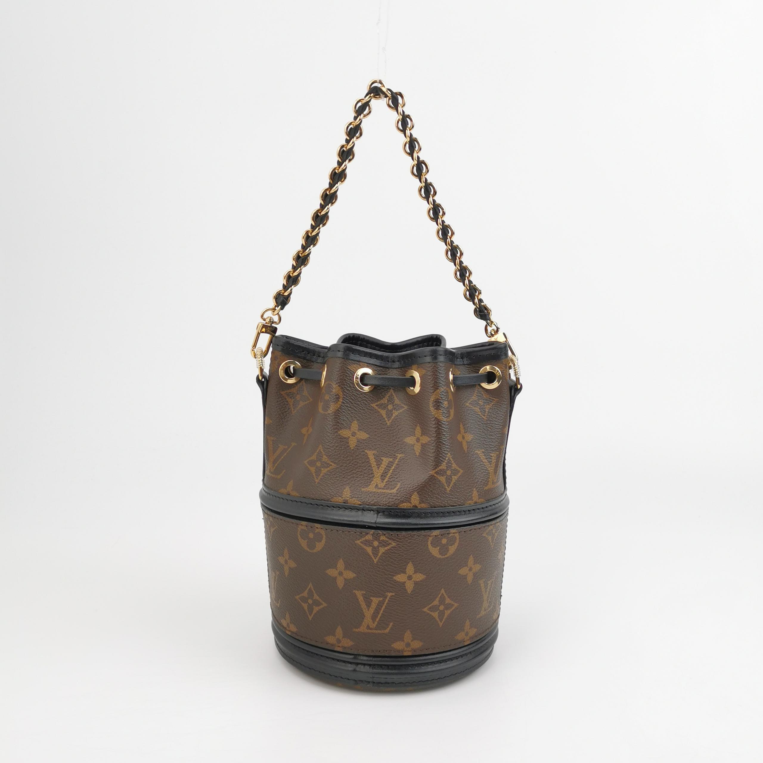 Louis Vuitton(LV) Canoe Bucket Bag Monogram Canvas — photo 5 of 11