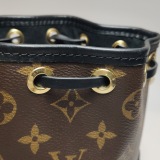 Louis Vuitton(LV) Canoe Bucket Bag Monogram Canvas — thumbnail 9