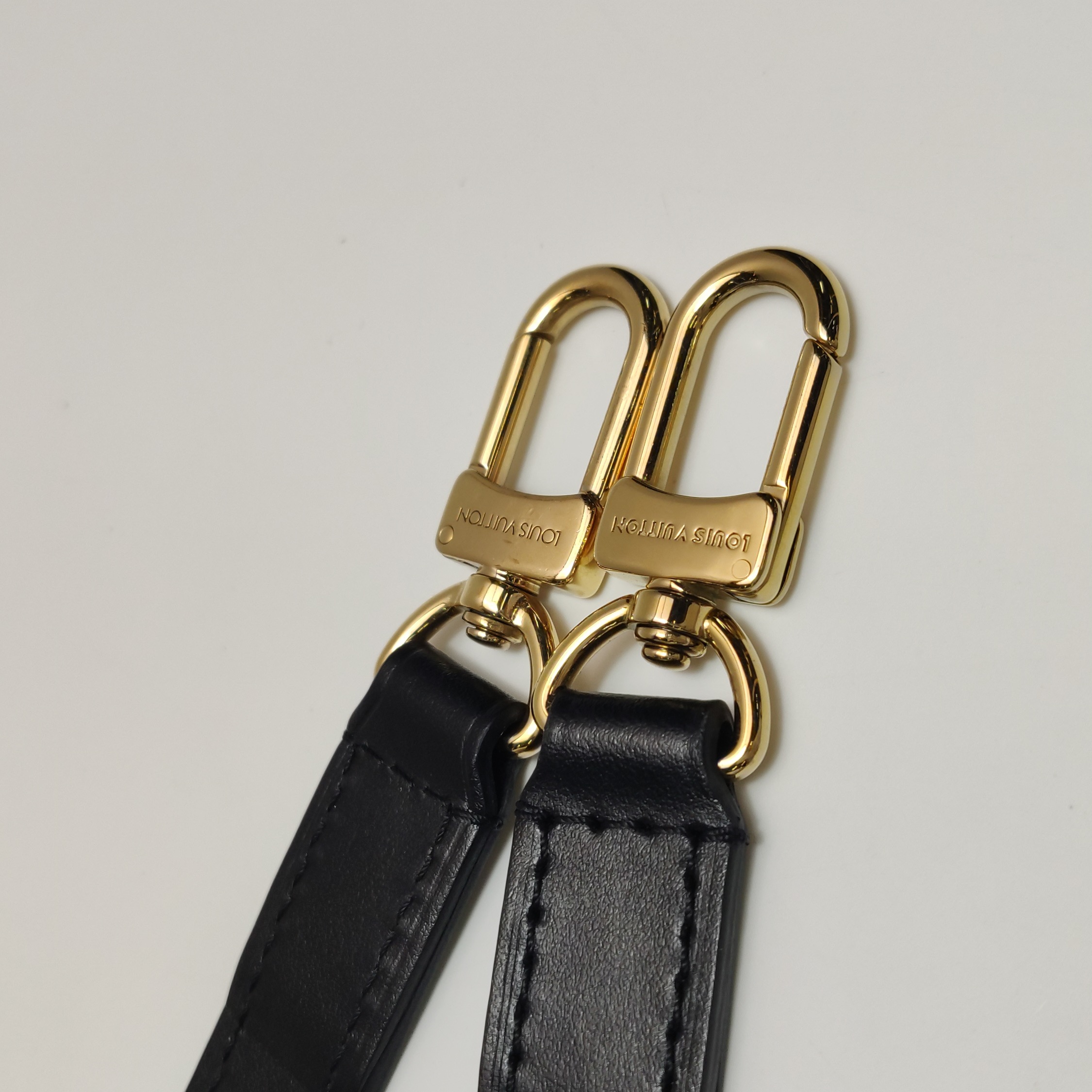 Louis Vuitton(LV) Canoe Bucket Bag Monogram Canvas — photo 11 of 11