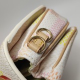 Louis Vuitton(LV) Pochette Metis Monogram Canvas East West — thumbnail 10