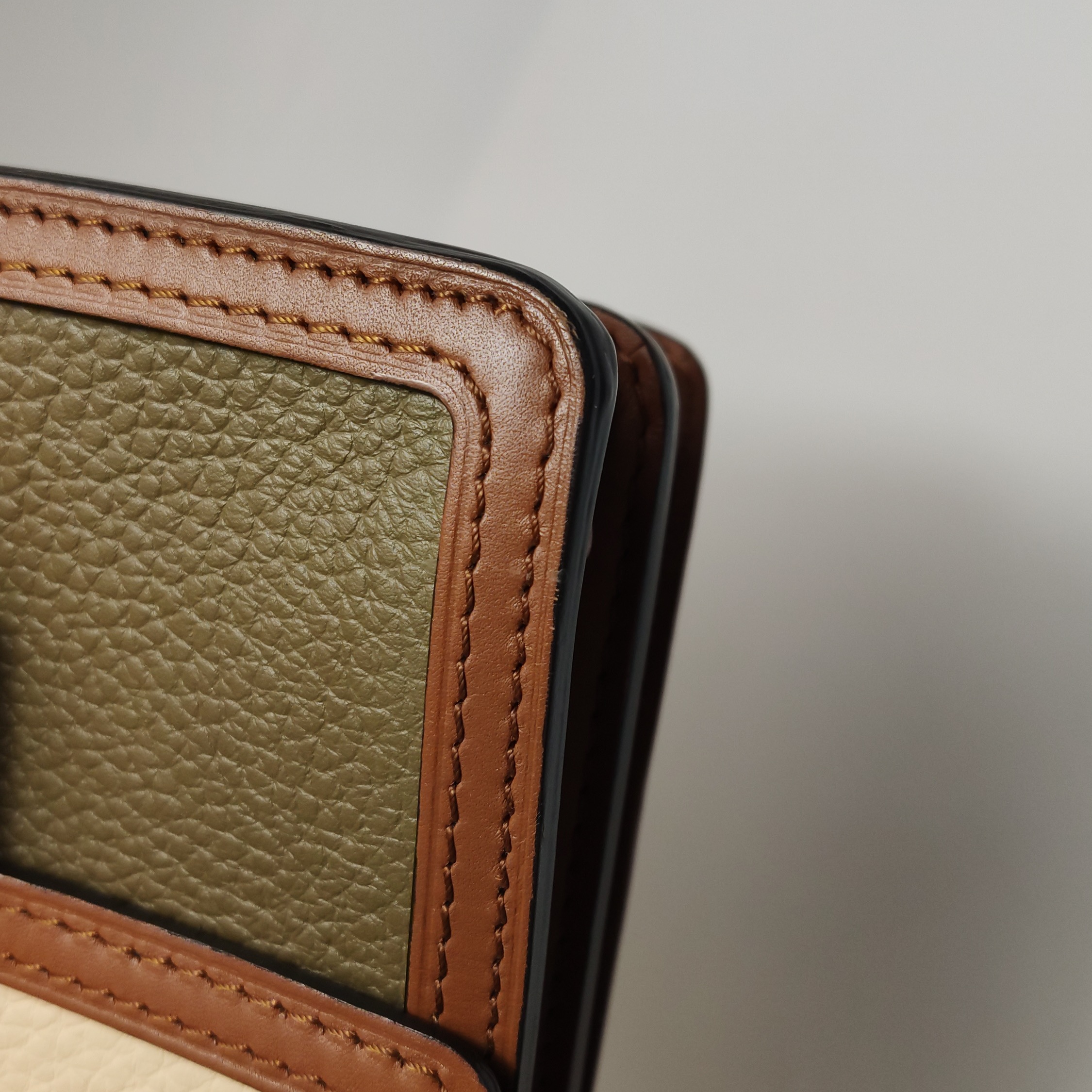 Louis Vuitton(LV) Dauphine Shoulder Bag Reverse Monogram Canvas Mini — photo 13 of 17