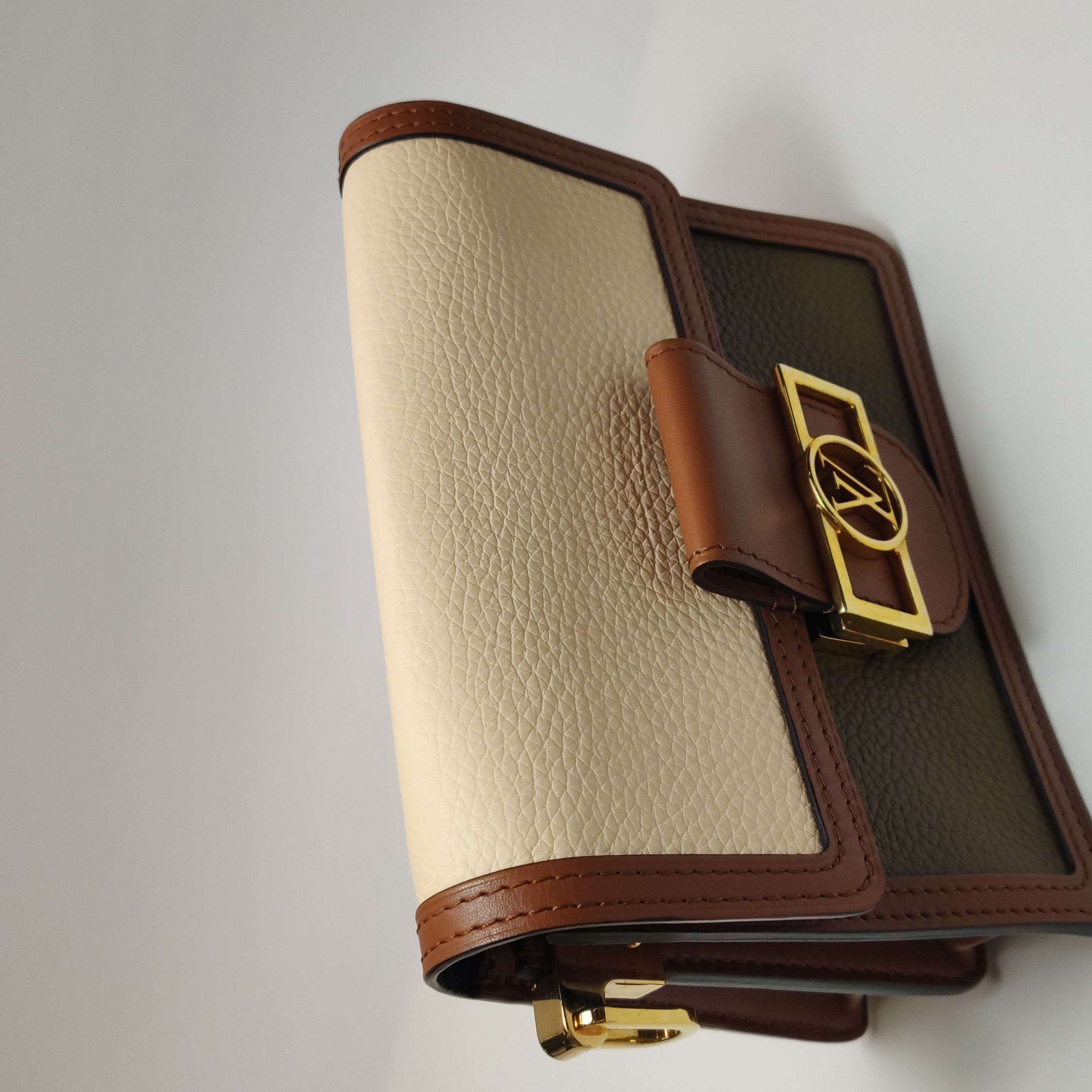 Louis Vuitton(LV) Dauphine Shoulder Bag Reverse Monogram Canvas Mini — photo 8 of 17