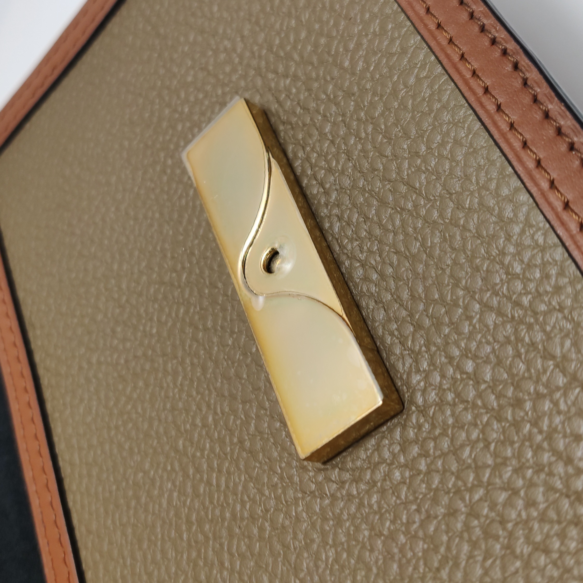 Louis Vuitton(LV) Dauphine Shoulder Bag Reverse Monogram Canvas Mini — photo 12 of 17