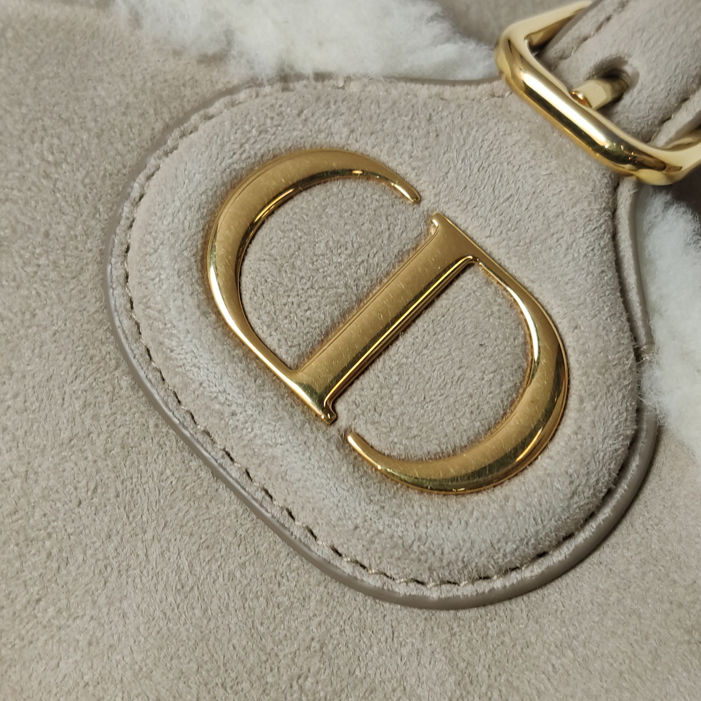 Christian Dior Bobby Flap Bag Shearling Small — photo 8 of 13