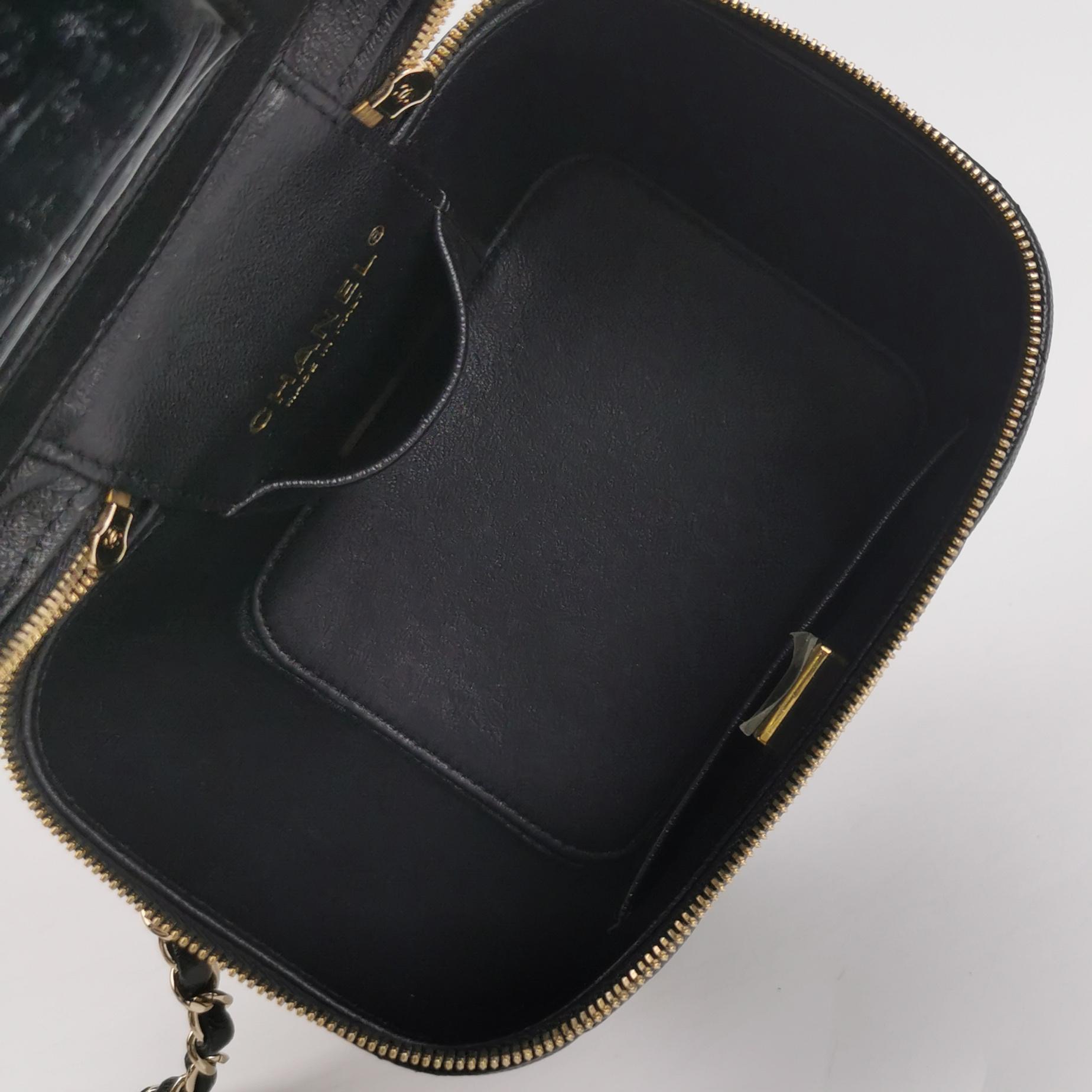Chanel CC Top Handle Vanity Case with Chain Quilted Lambskin Small