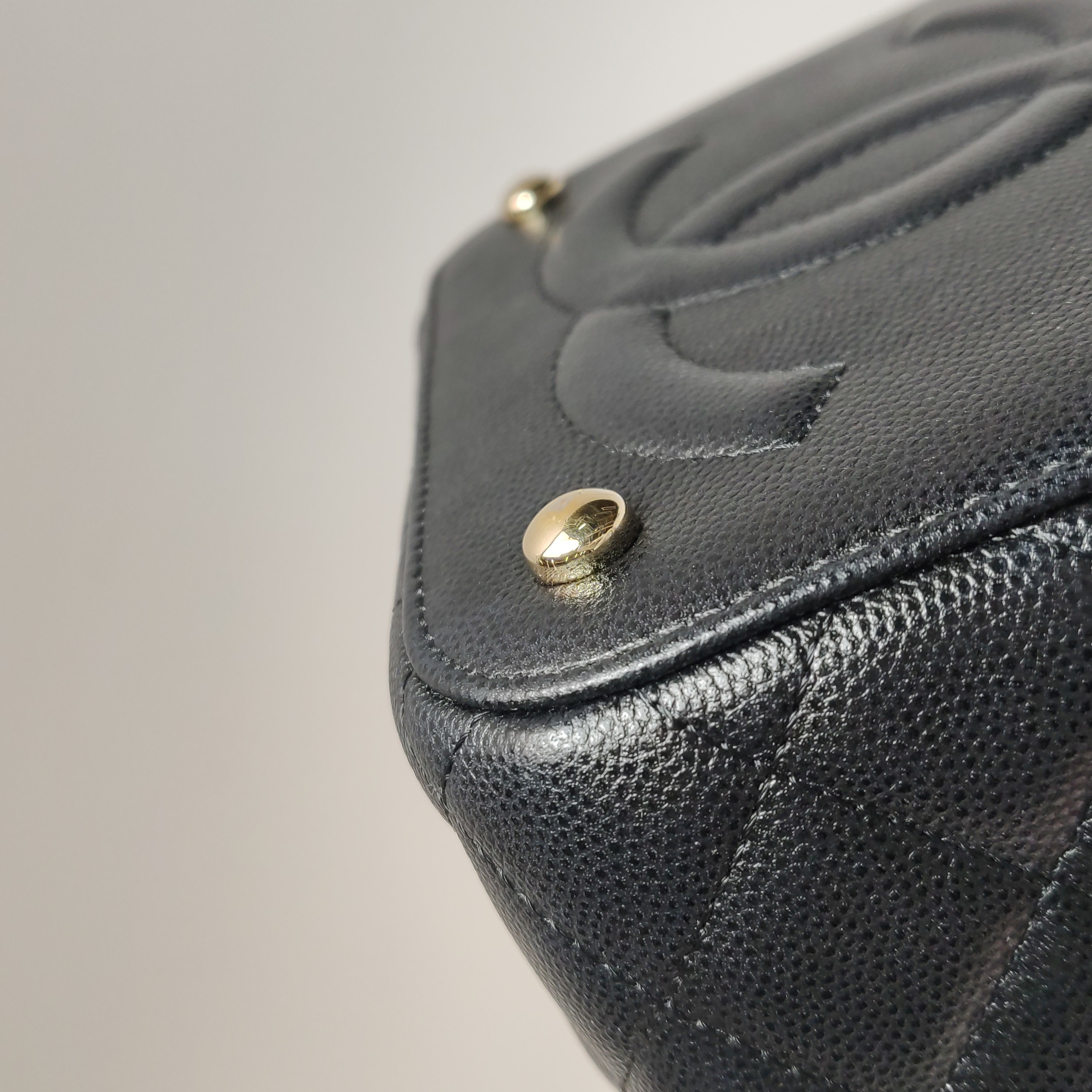 Chanel CC Top Handle Vanity Case with Chain Quilted Lambskin Small