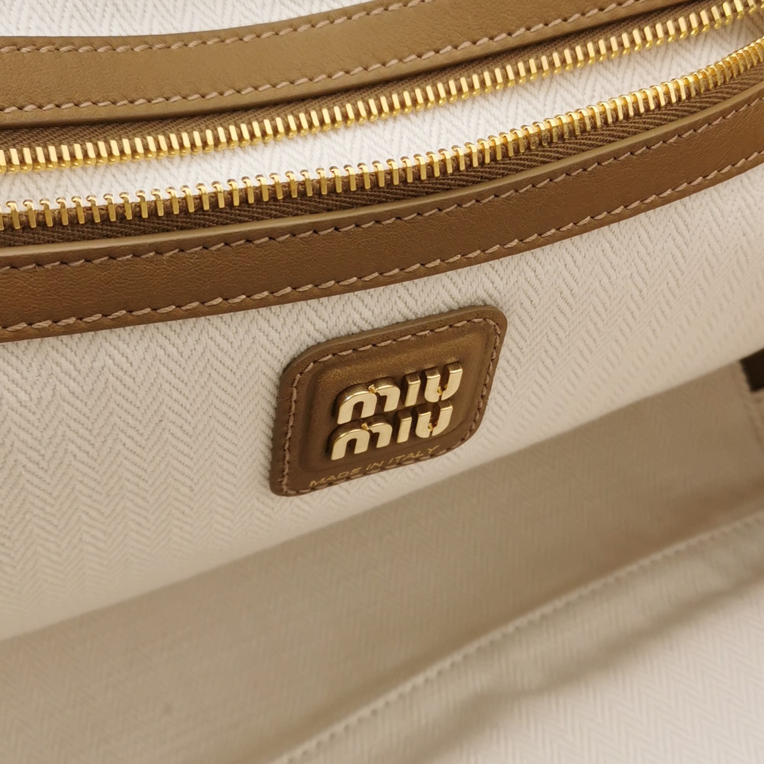 Miu Miu Beau Top Handle Bag Suede Large — photo 10 of 13