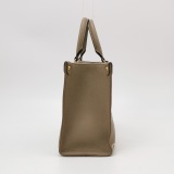 Louis Vuitton(LV) OnTheGo Tote Bicolor Monogram Empreinte Giant PM — thumbnail 4