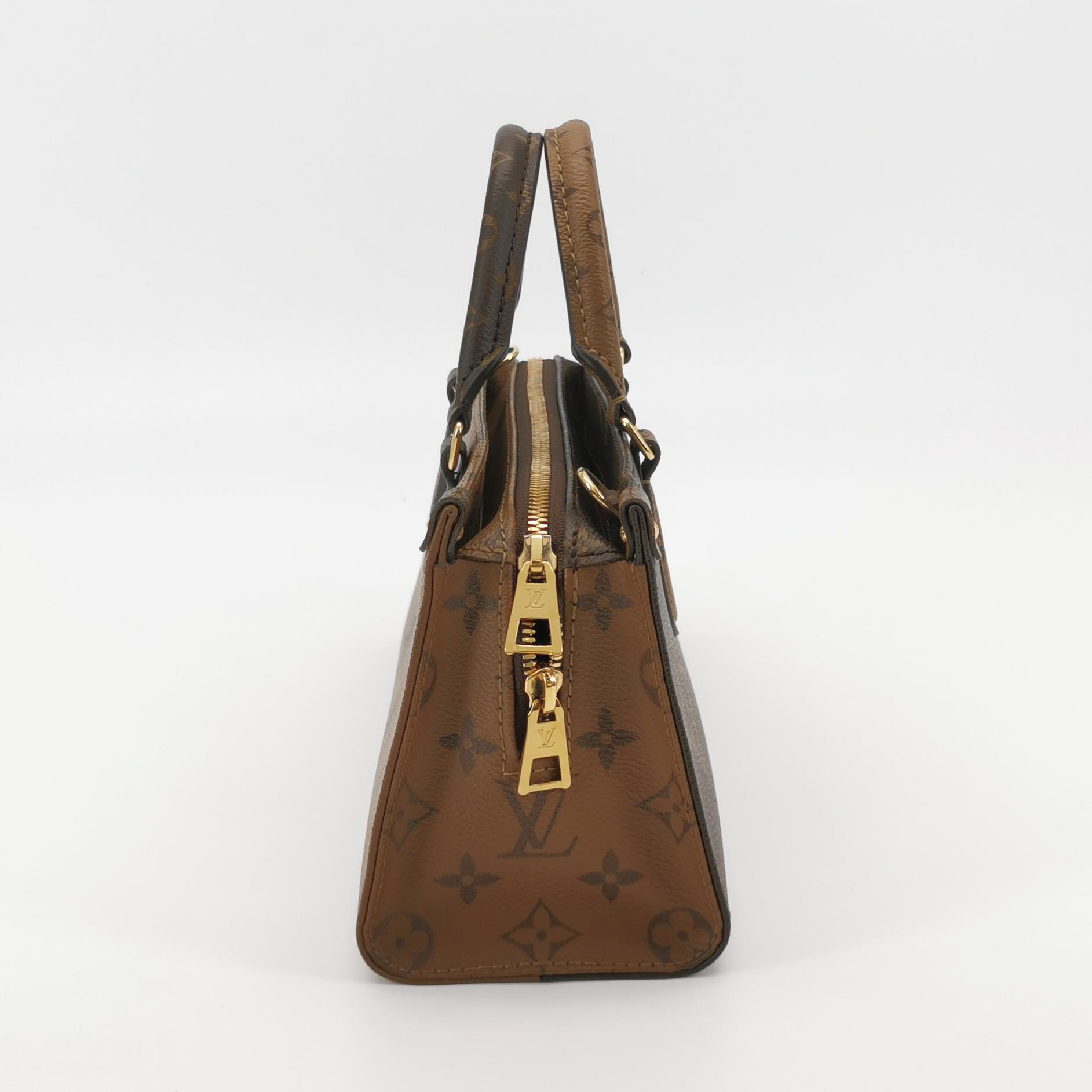 Louis Vuitton(LV) OnTheGo Tote Reverse Monogram Giant East West
