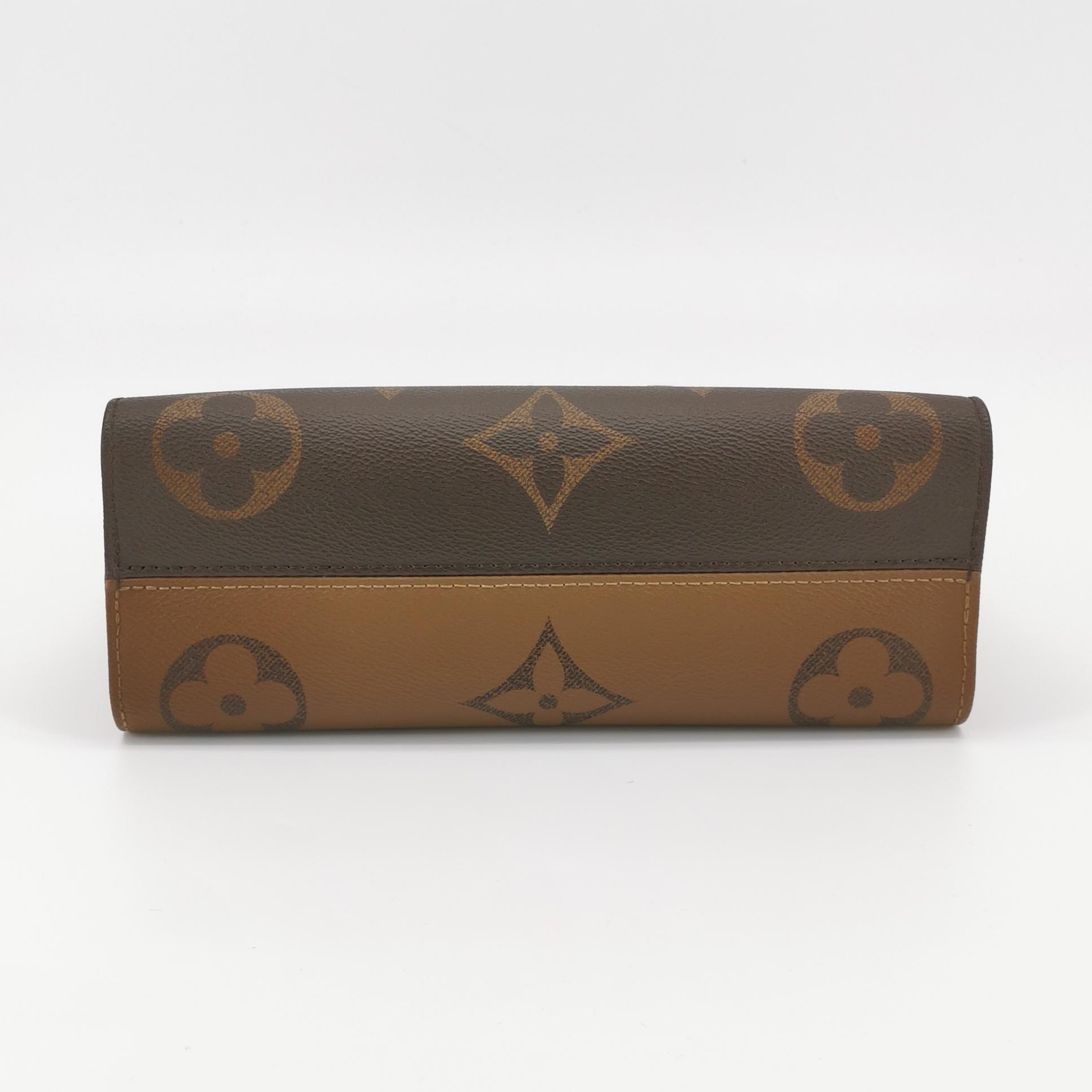 Louis Vuitton(LV) OnTheGo Tote Reverse Monogram Giant East West