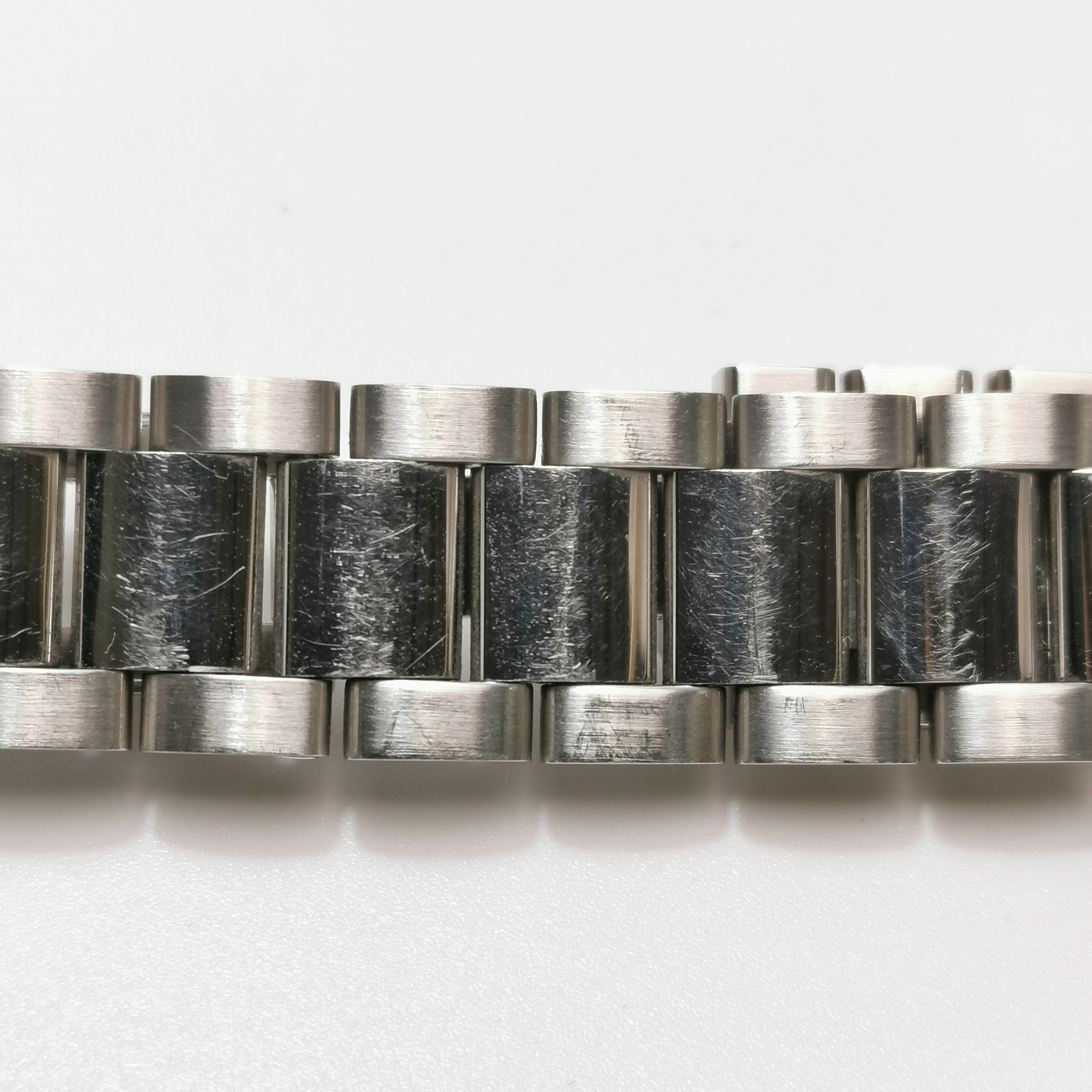 Omega Seamaster Aqua Terra 150M Quartz Watch Stainless Steel with Diamond Markers and Mother of Pearl 28 — photo 11 of 11